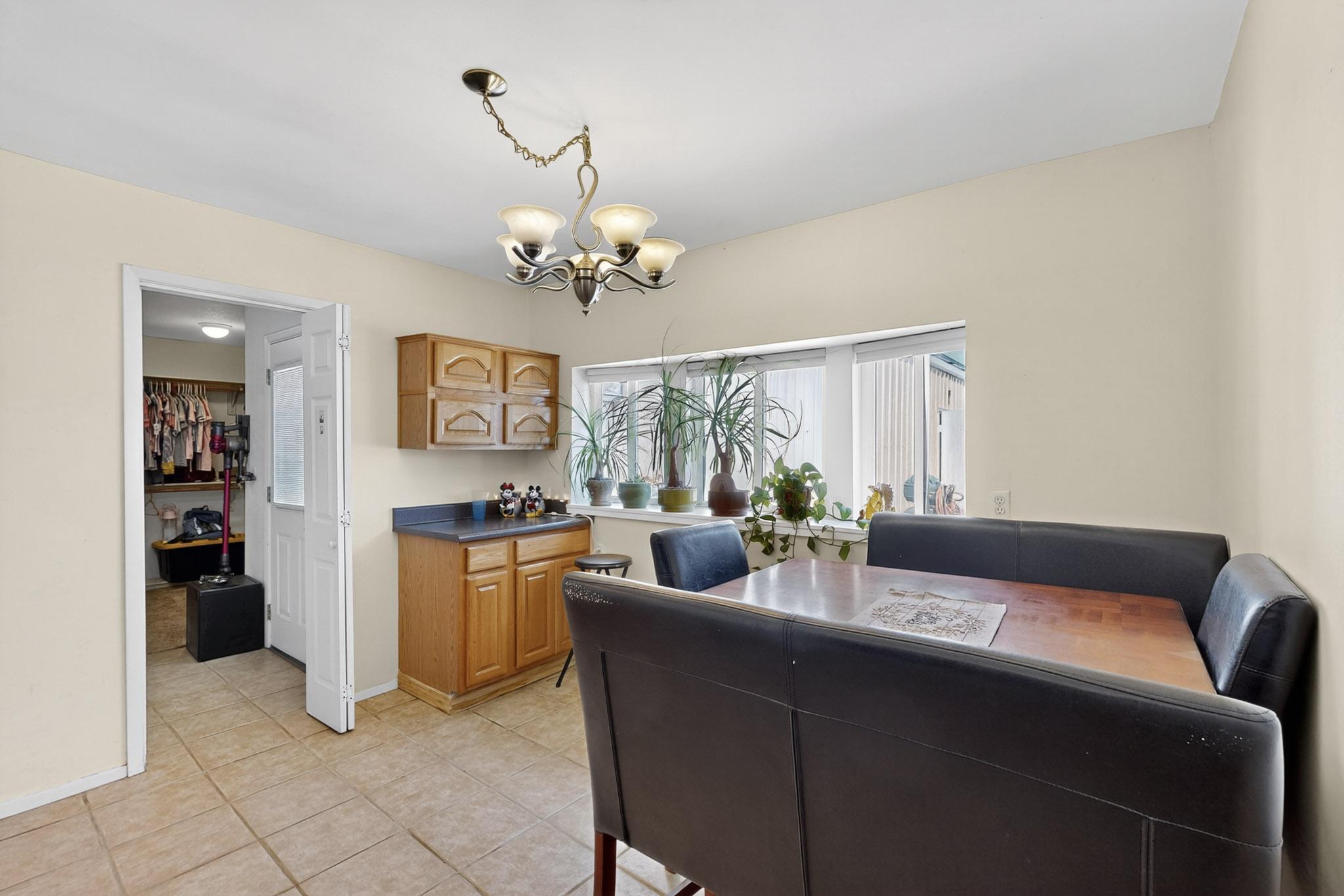 7126 CECILIA Drive SW