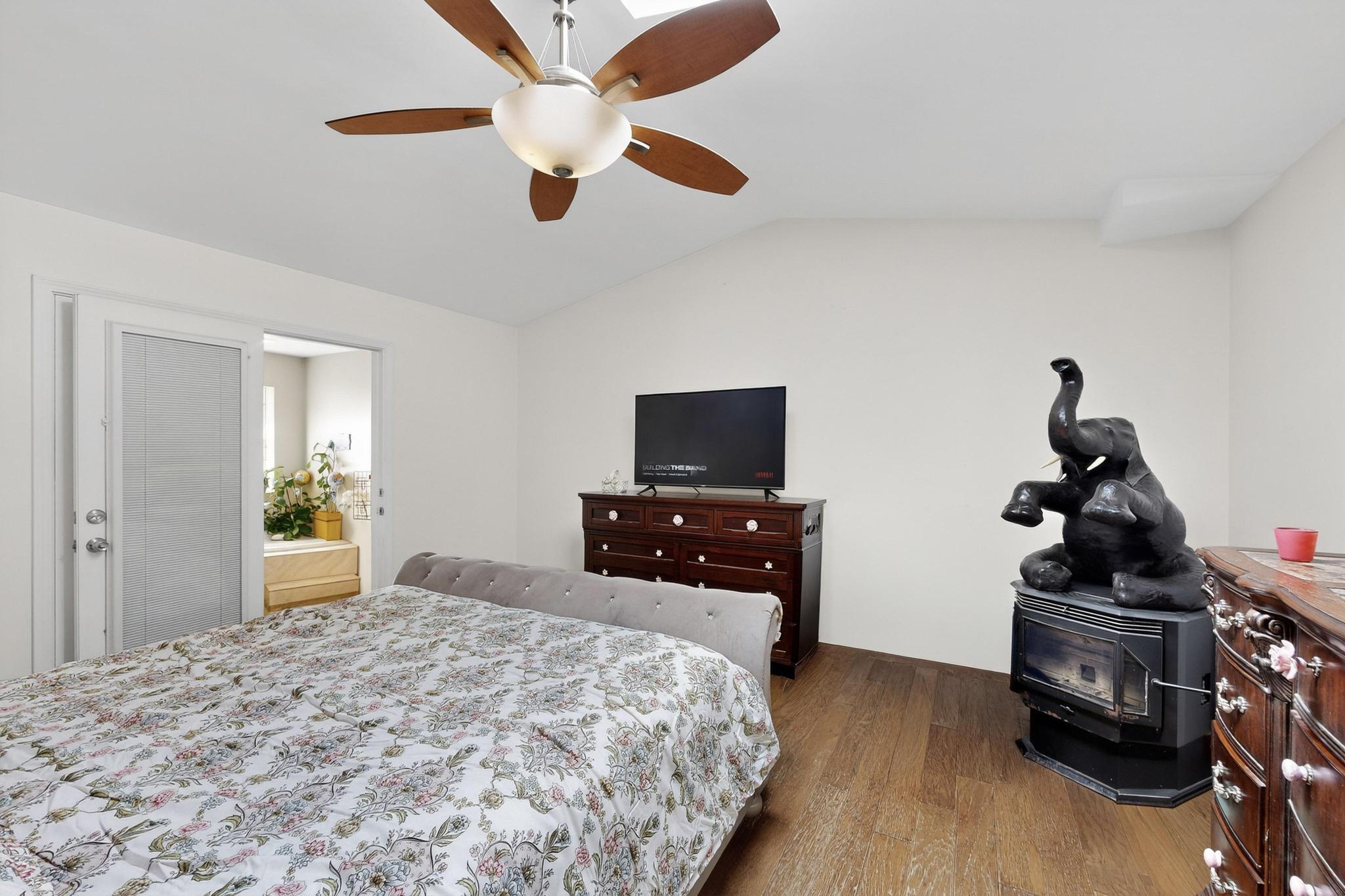 7126 CECILIA Drive SW