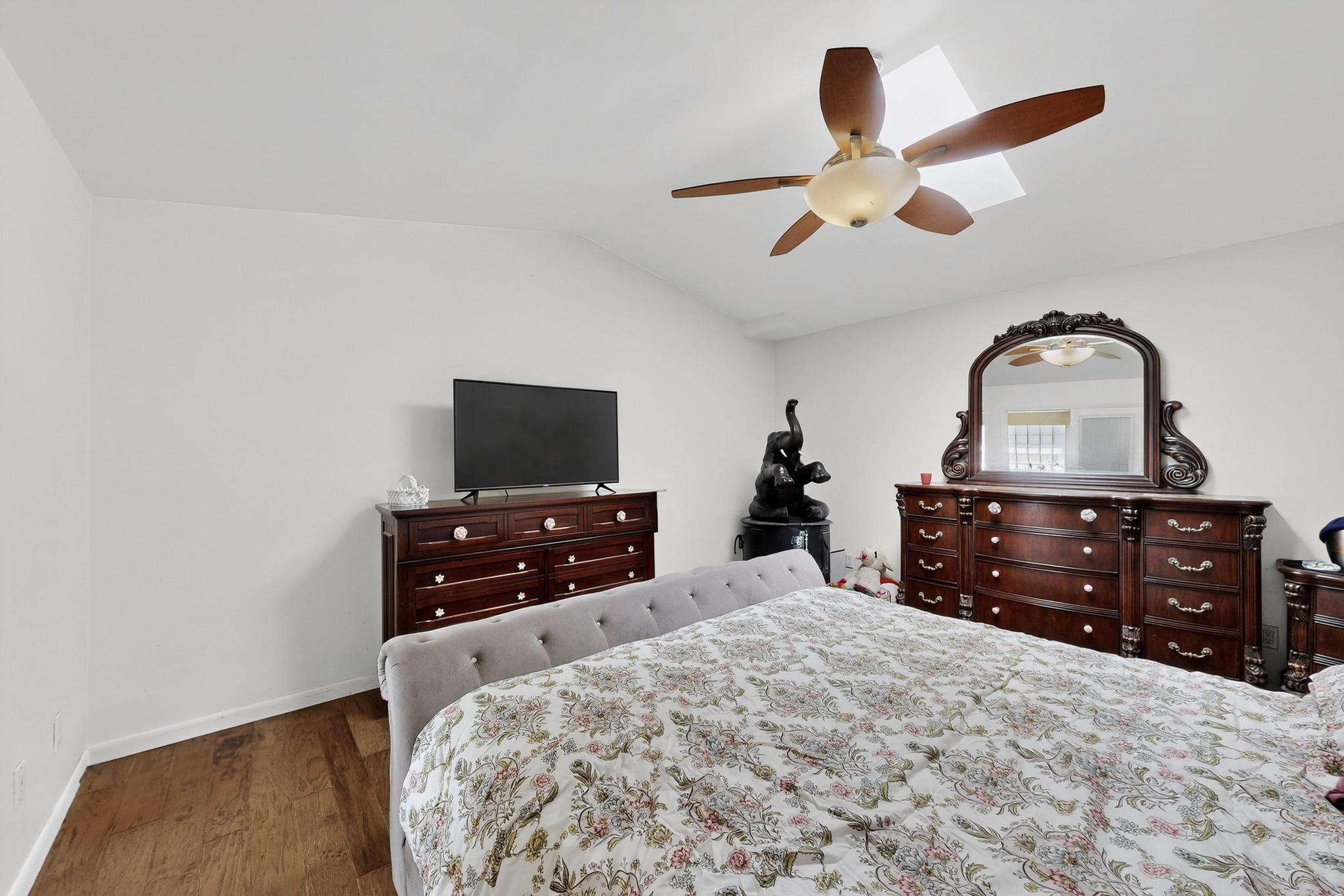 7126 CECILIA Drive SW