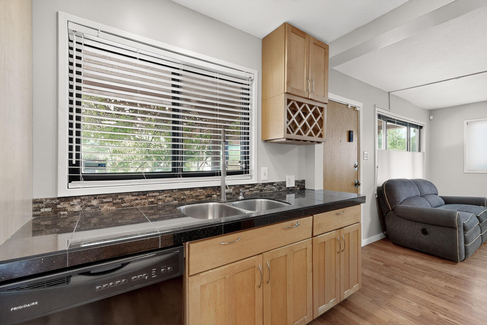 1416 KENTUCKY Street NE