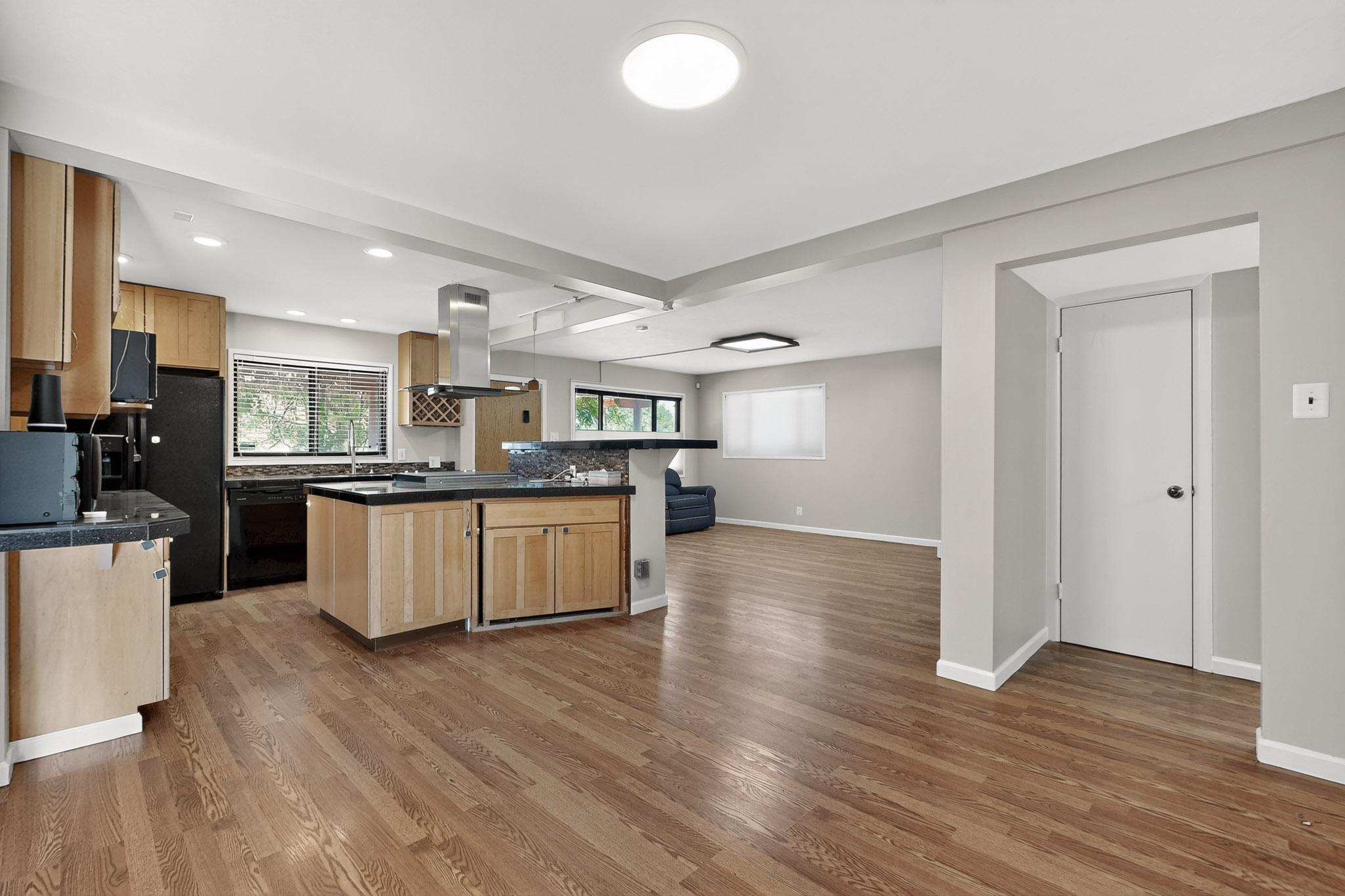 1416 KENTUCKY Street NE