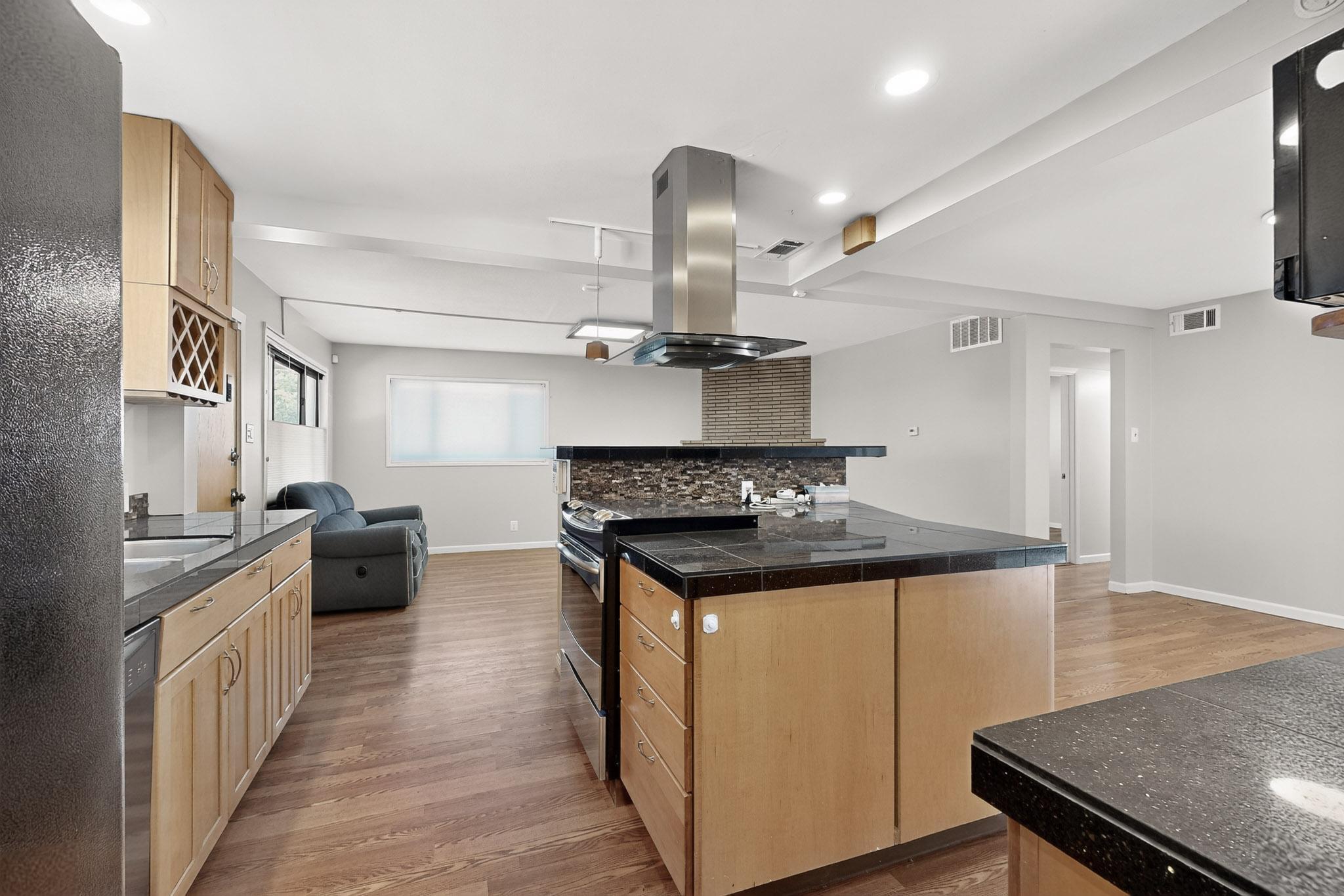 1416 KENTUCKY Street NE