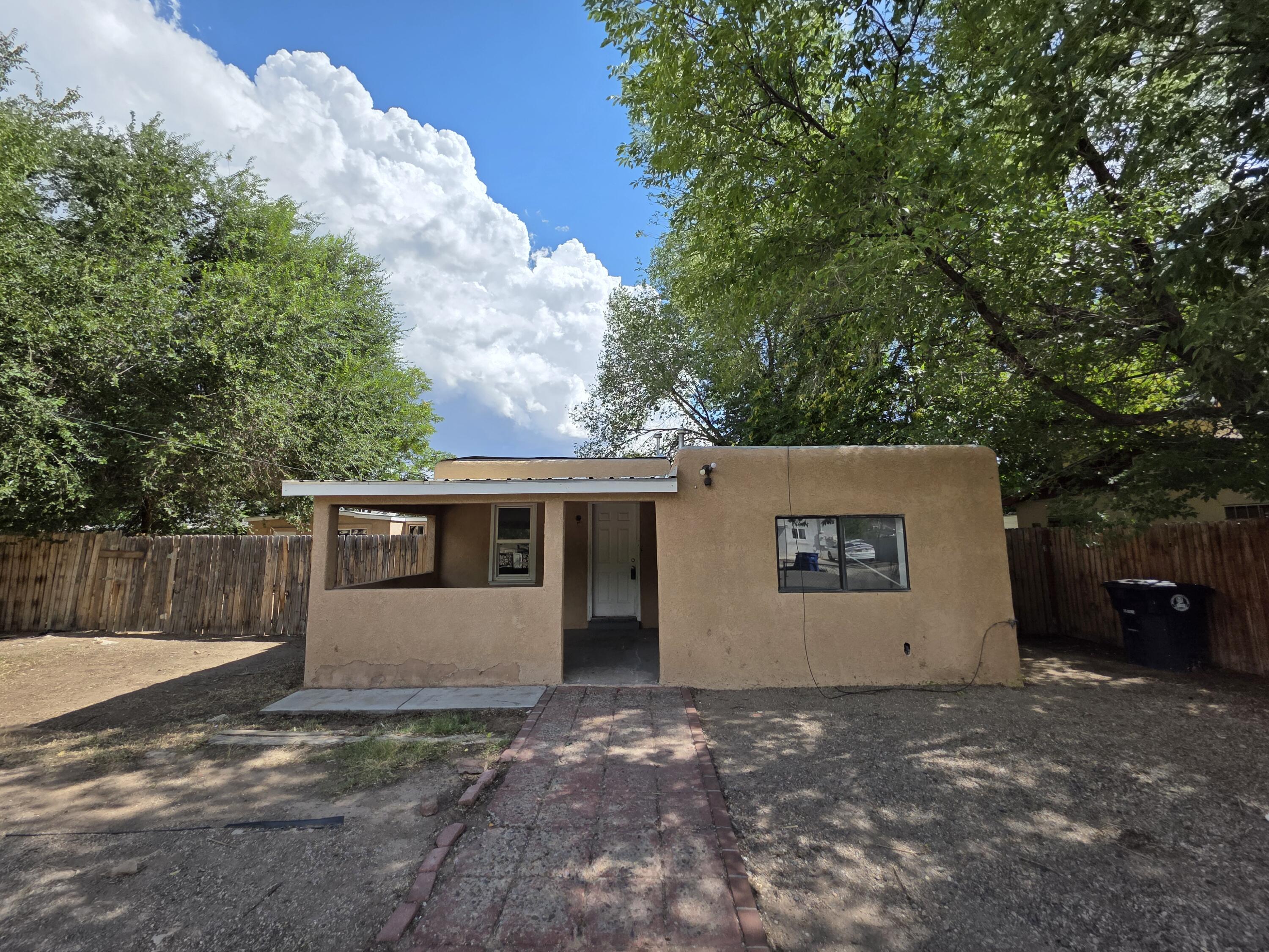 4718 GLENDALE Road NW