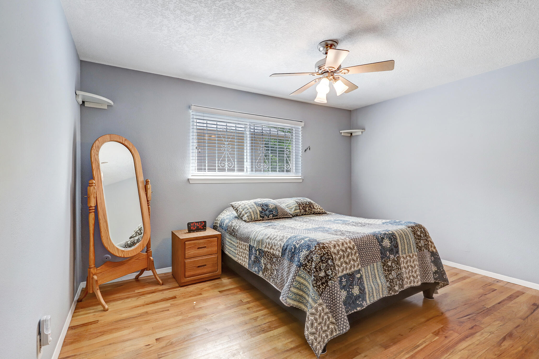 6211 BAKER Avenue NE