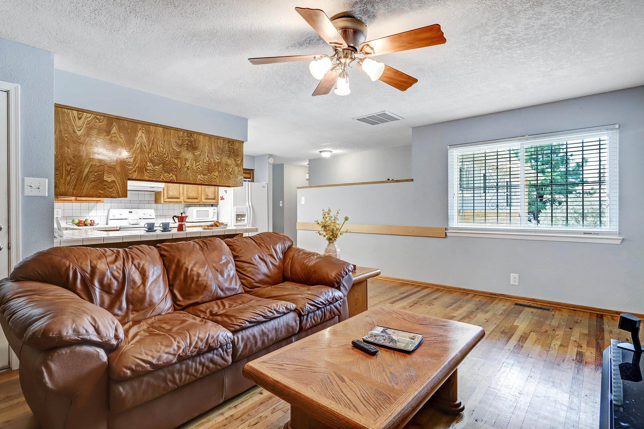 6211 BAKER Avenue NE