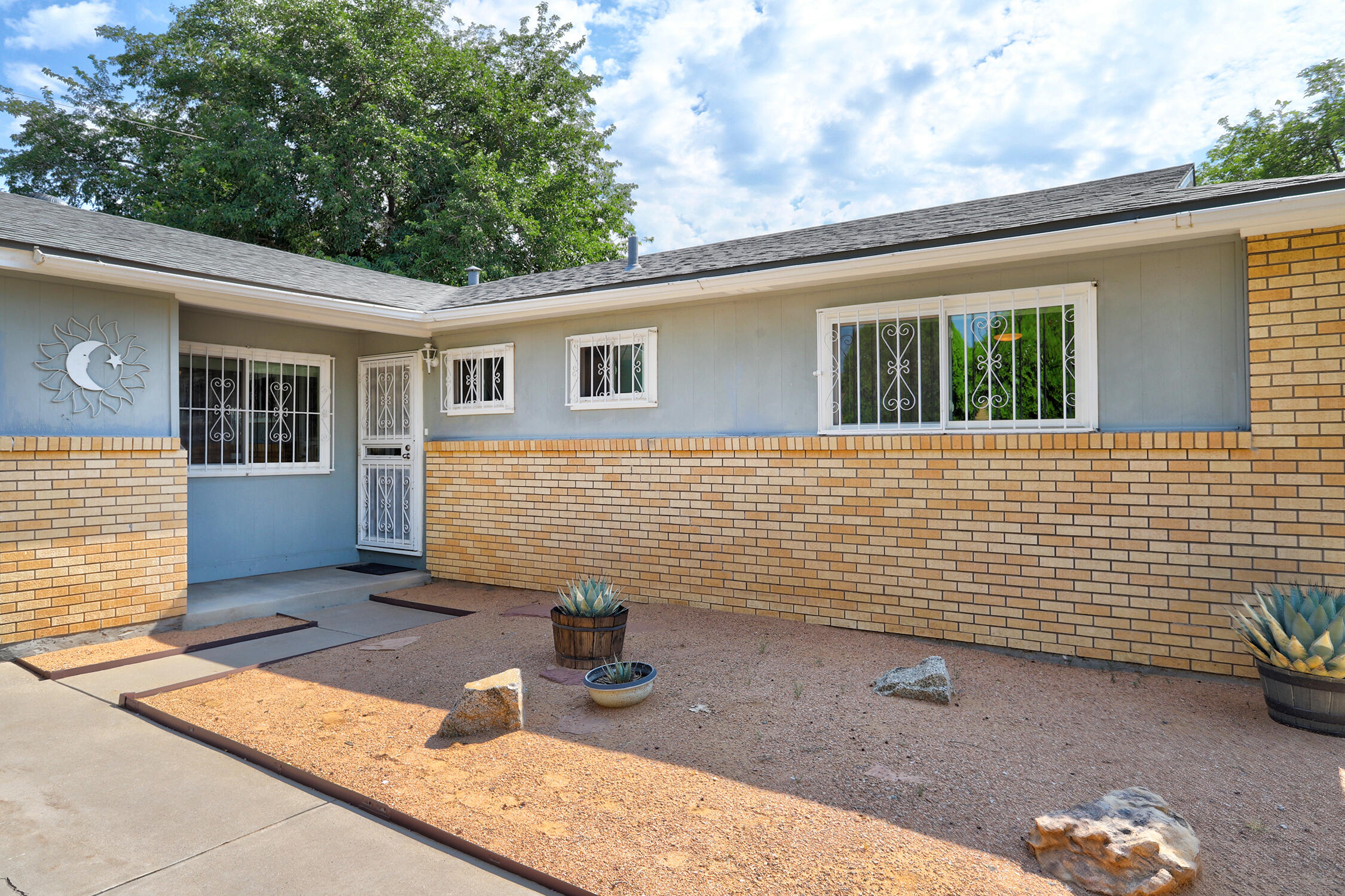 6211 BAKER Avenue NE