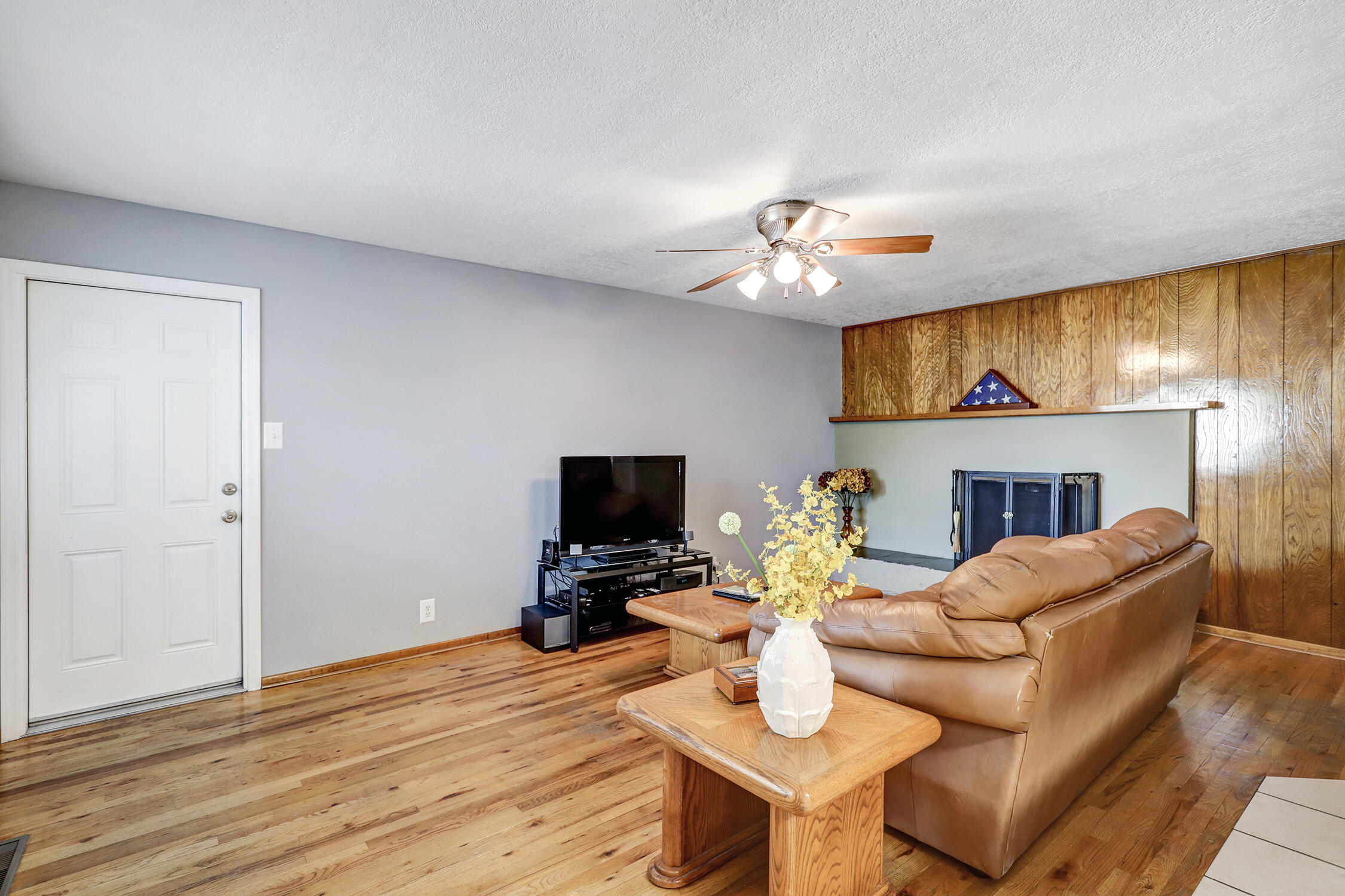 6211 BAKER Avenue NE