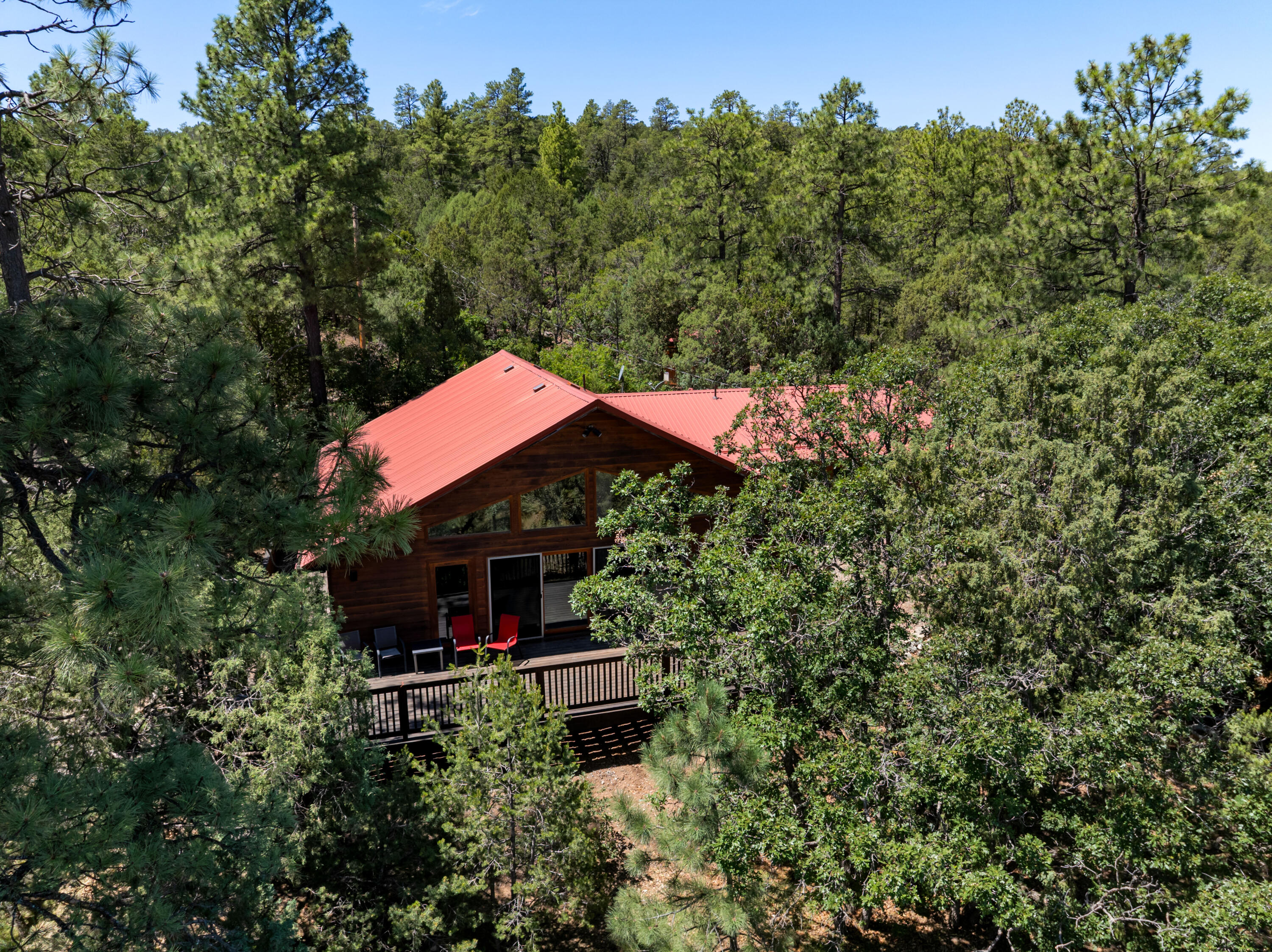 8 WOODLAND Court