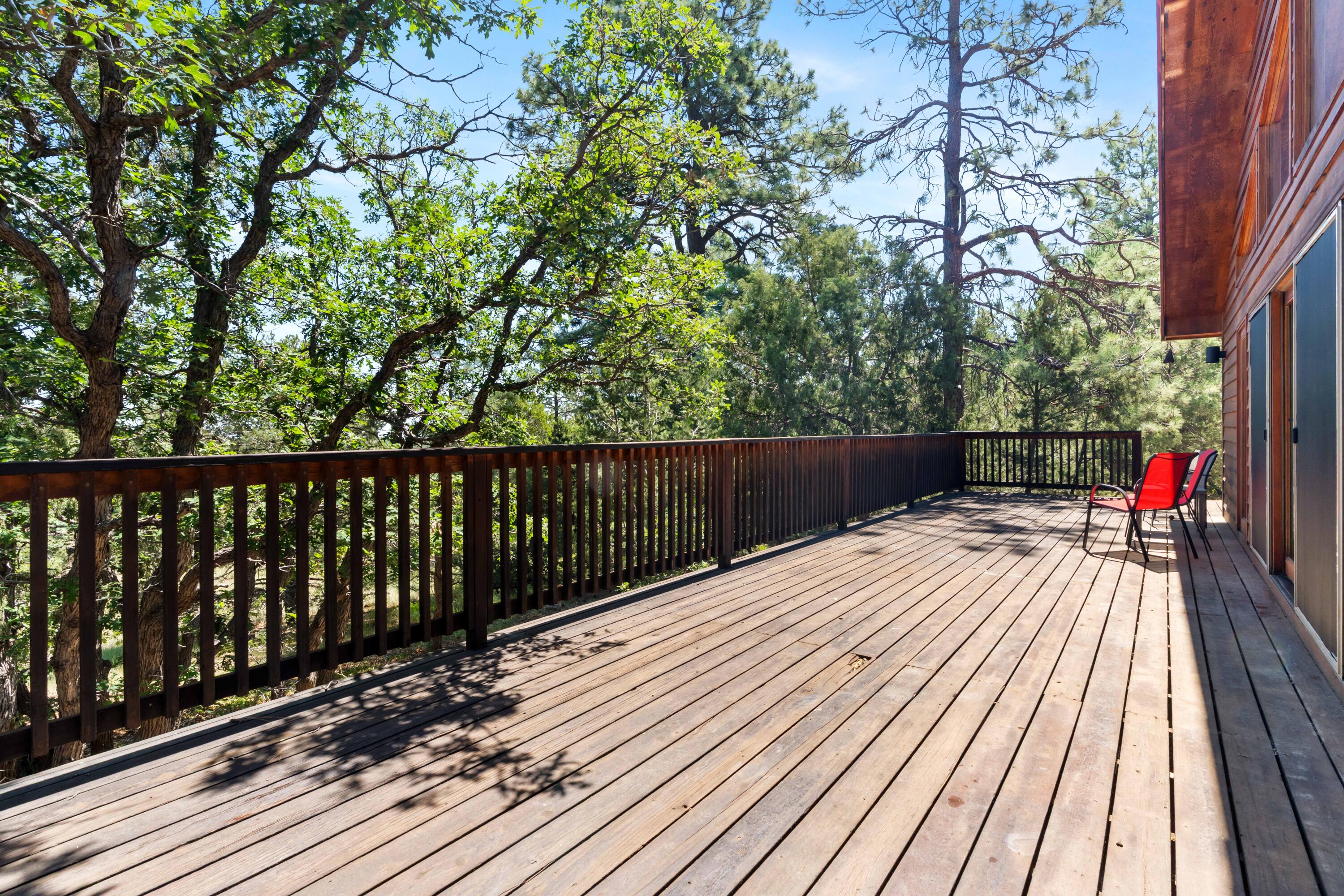 8 WOODLAND Court