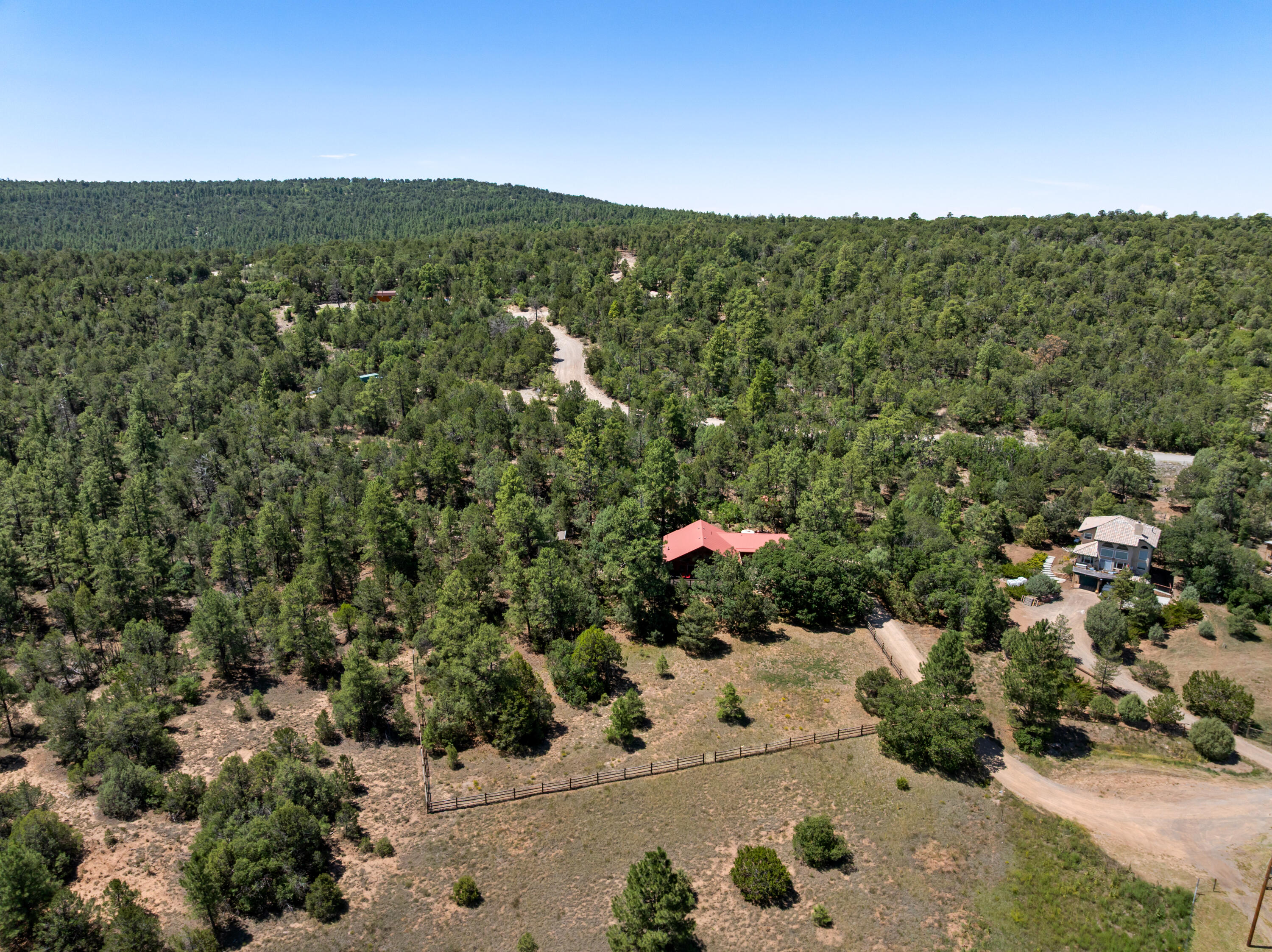 8 WOODLAND Court