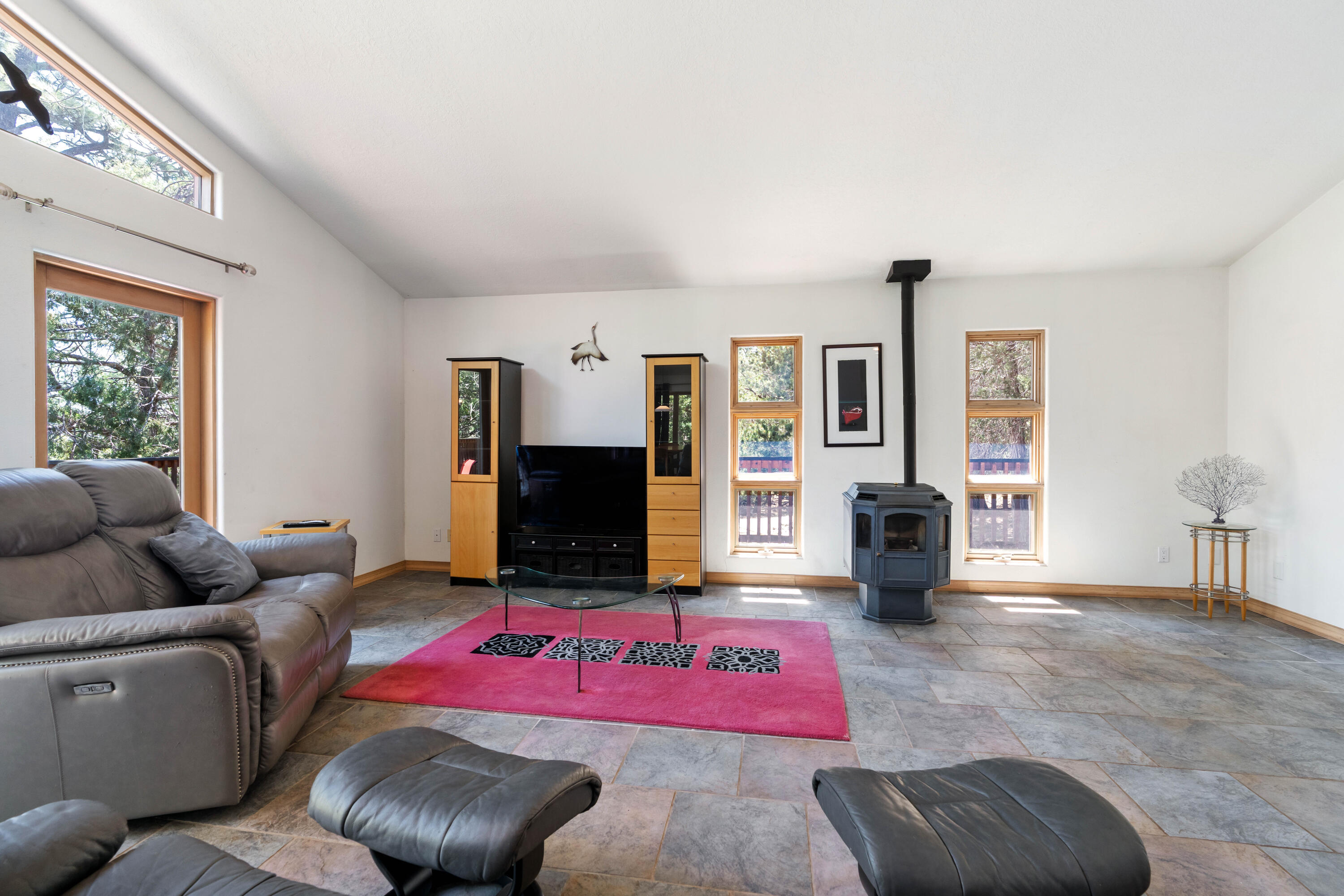 8 WOODLAND Court