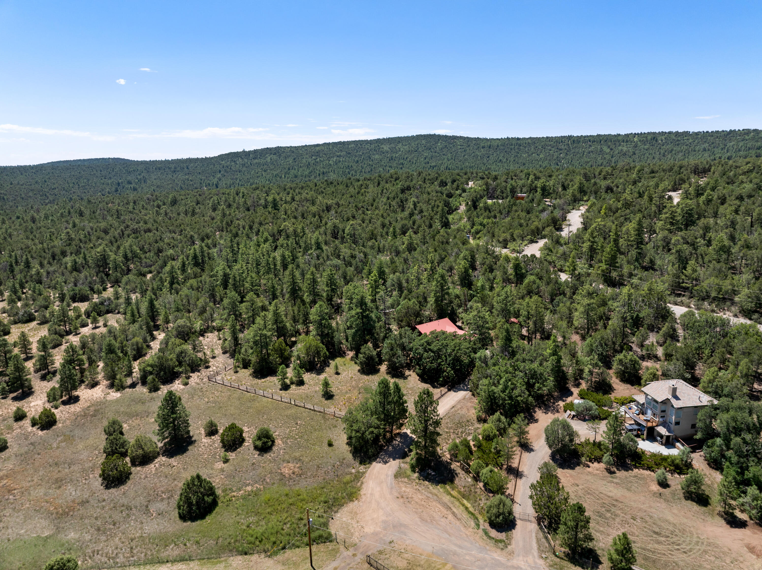 8 WOODLAND Court