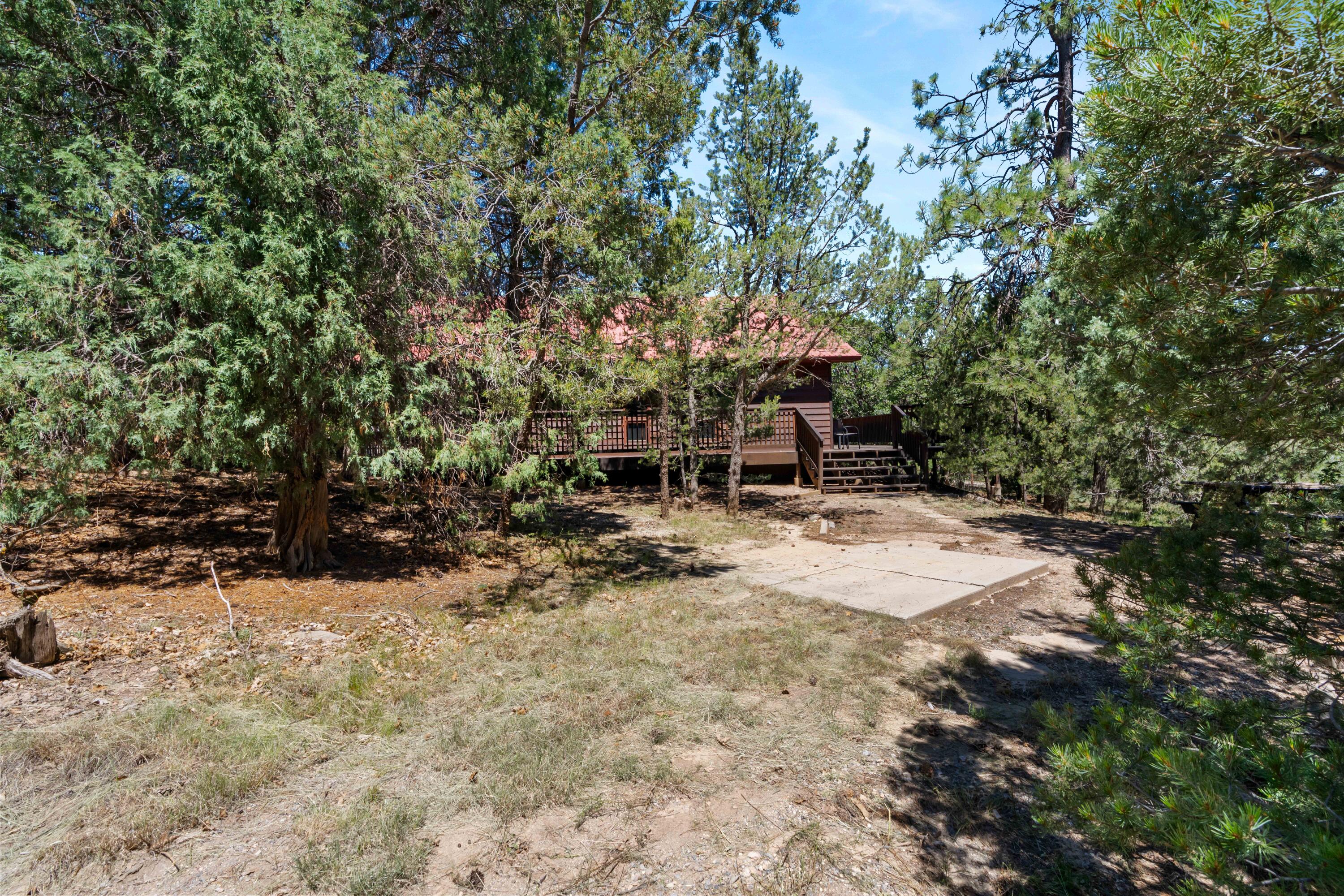 8 WOODLAND Court