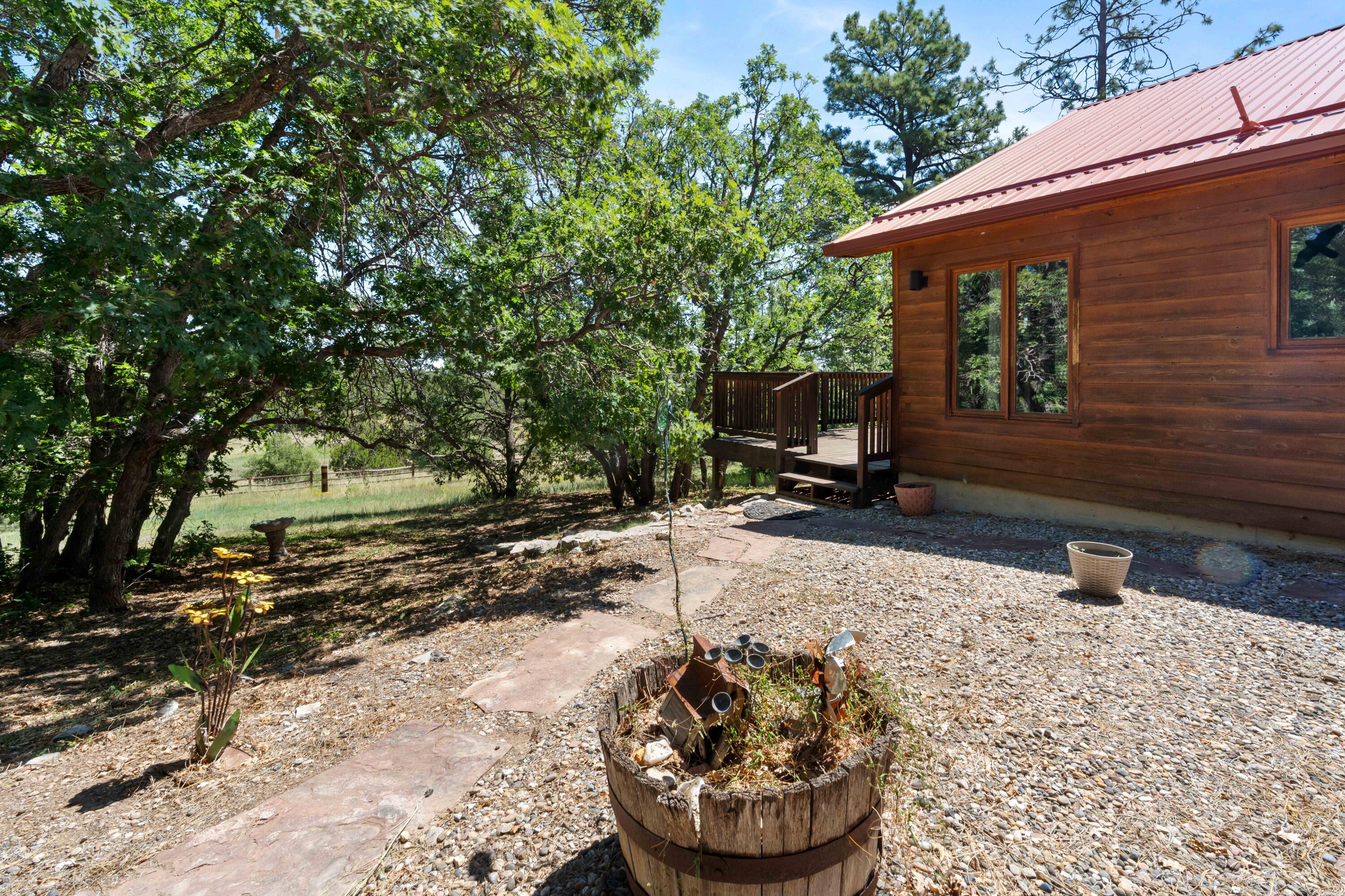 8 WOODLAND Court
