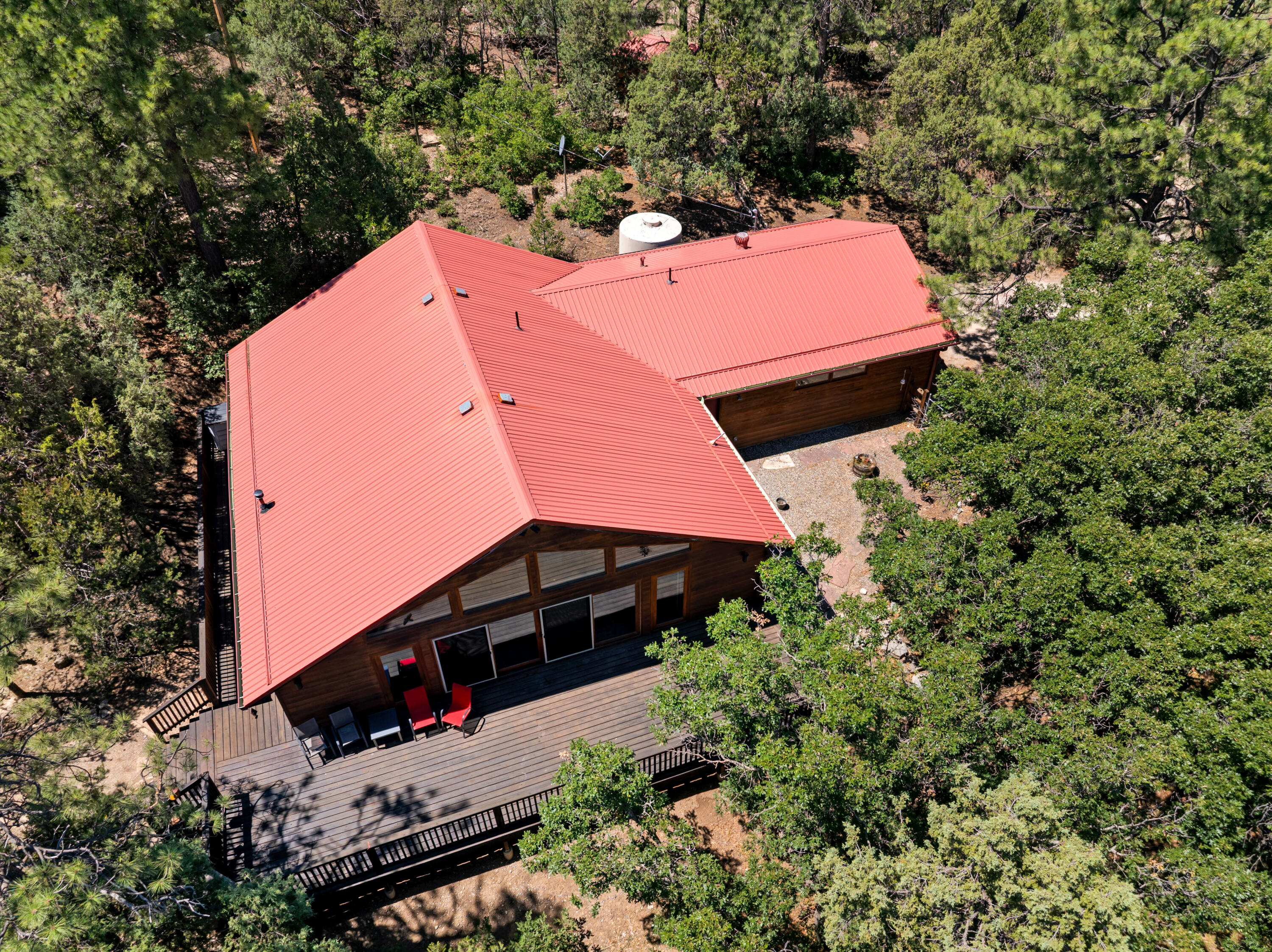 8 WOODLAND Court