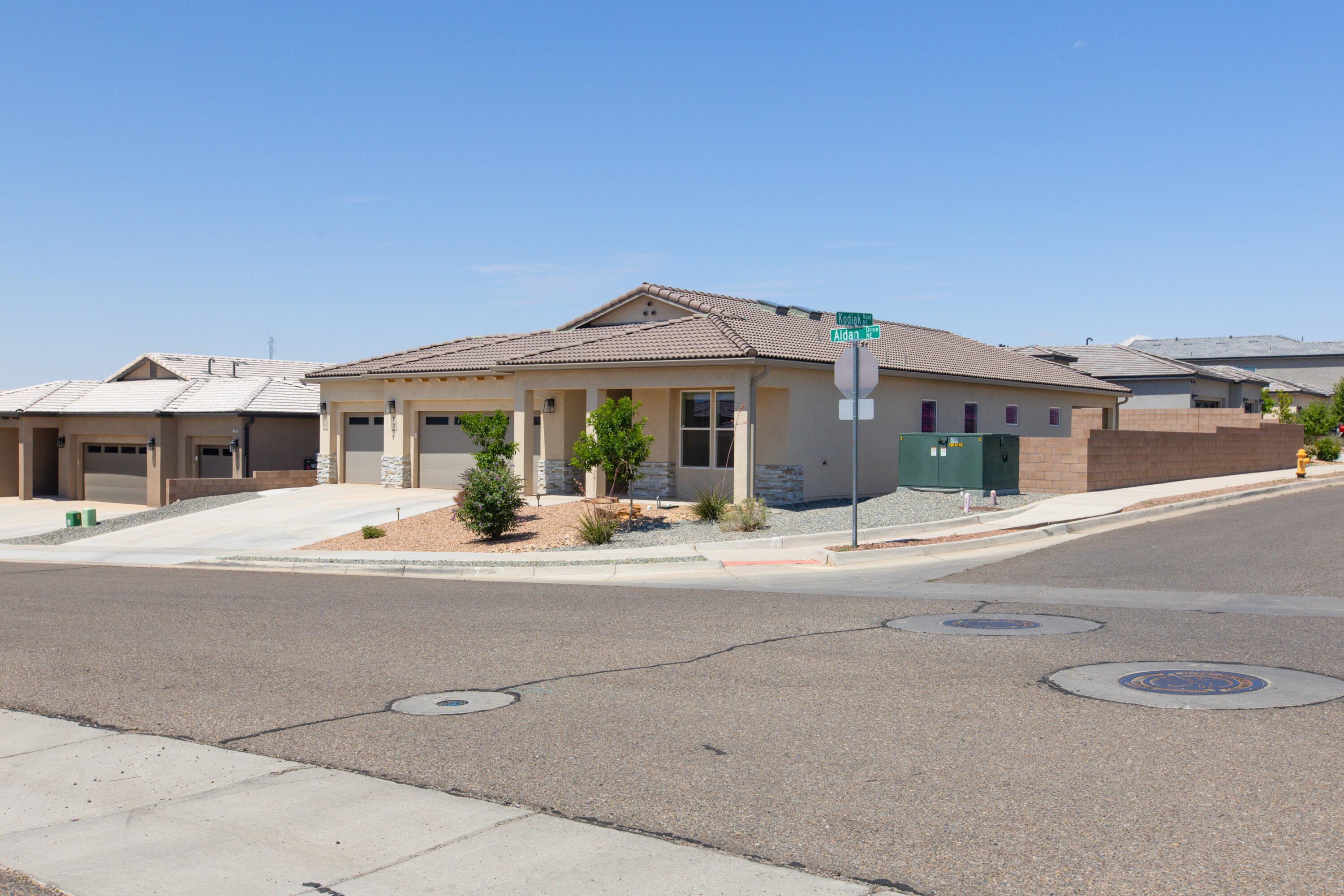 7257 ALDAN Drive NE