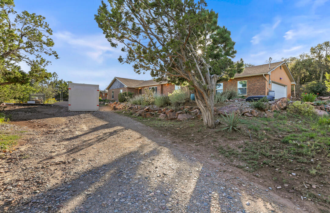 4 David Court