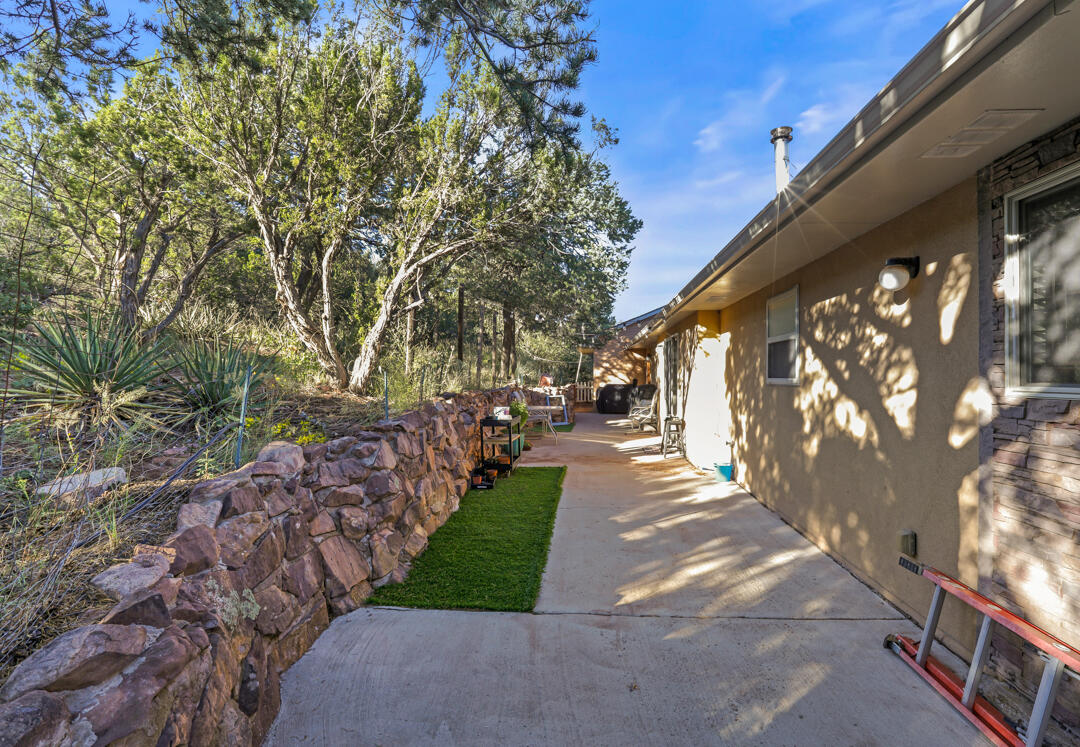 4 David Court