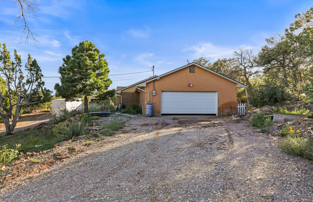4 David Court