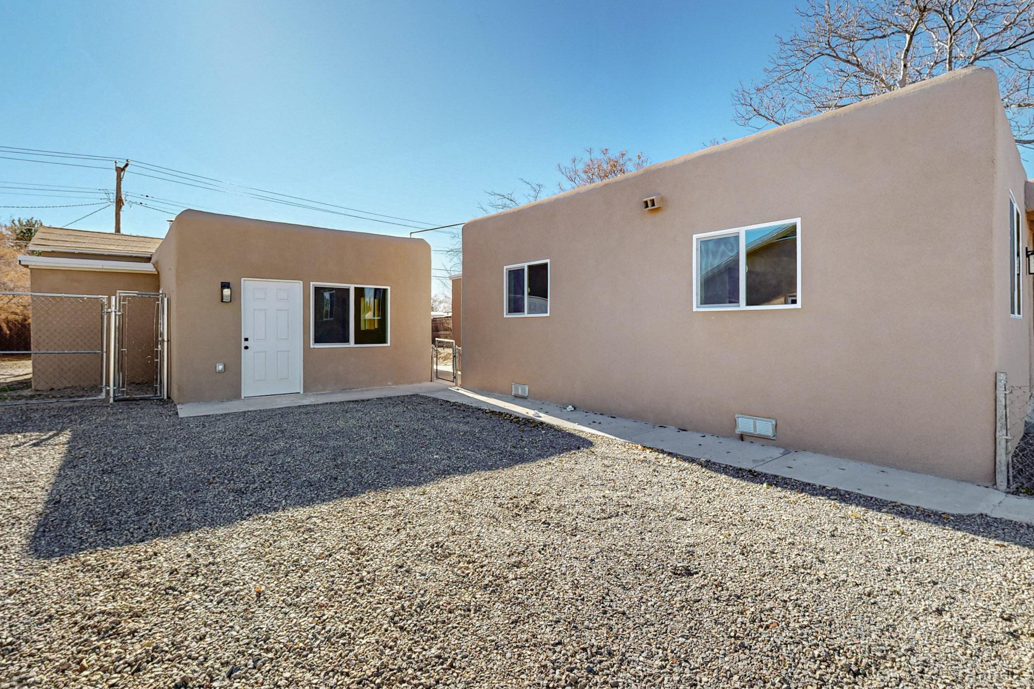 902 PALO DURO Avenue NW