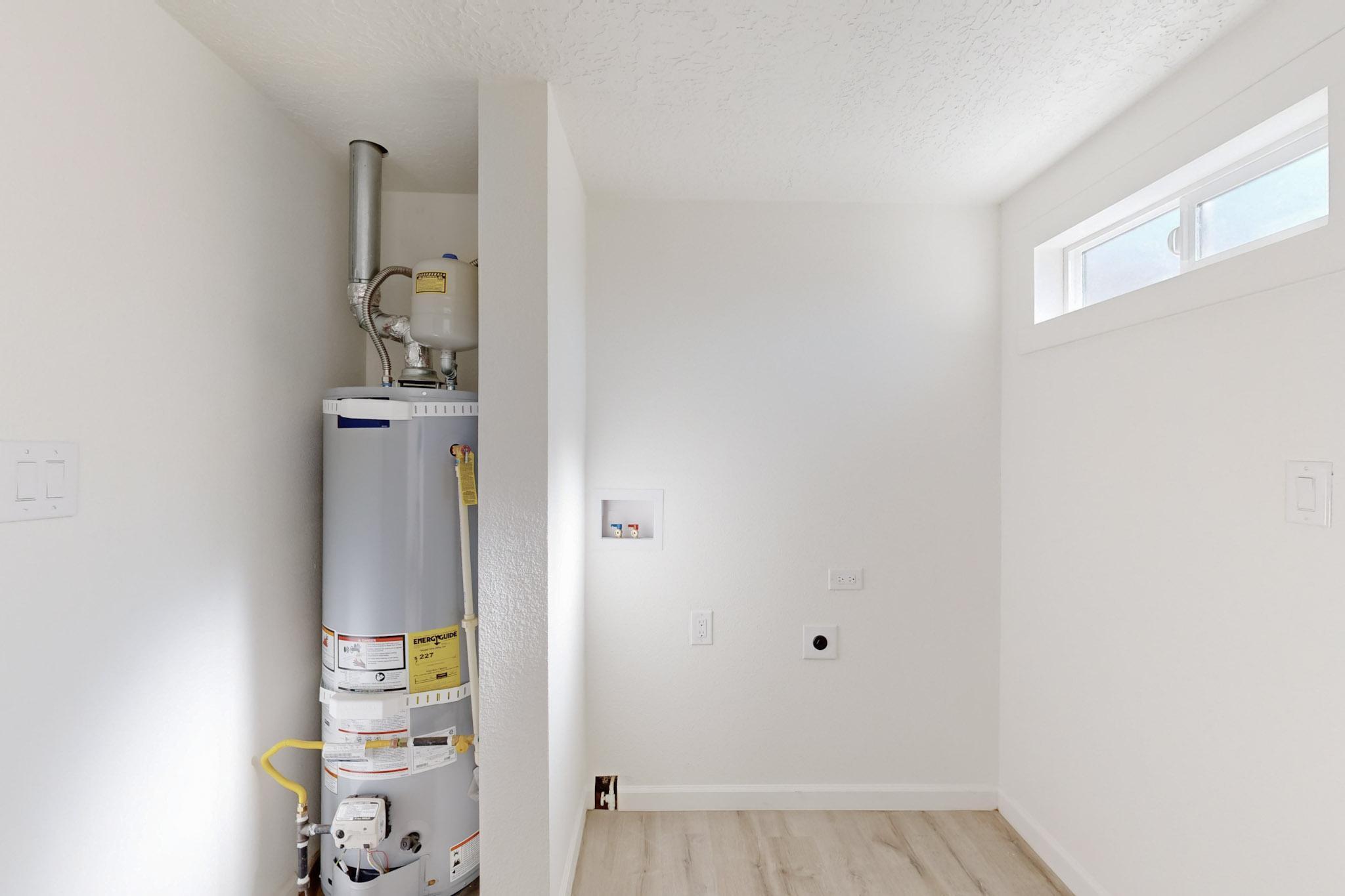 902 PALO DURO Avenue NW