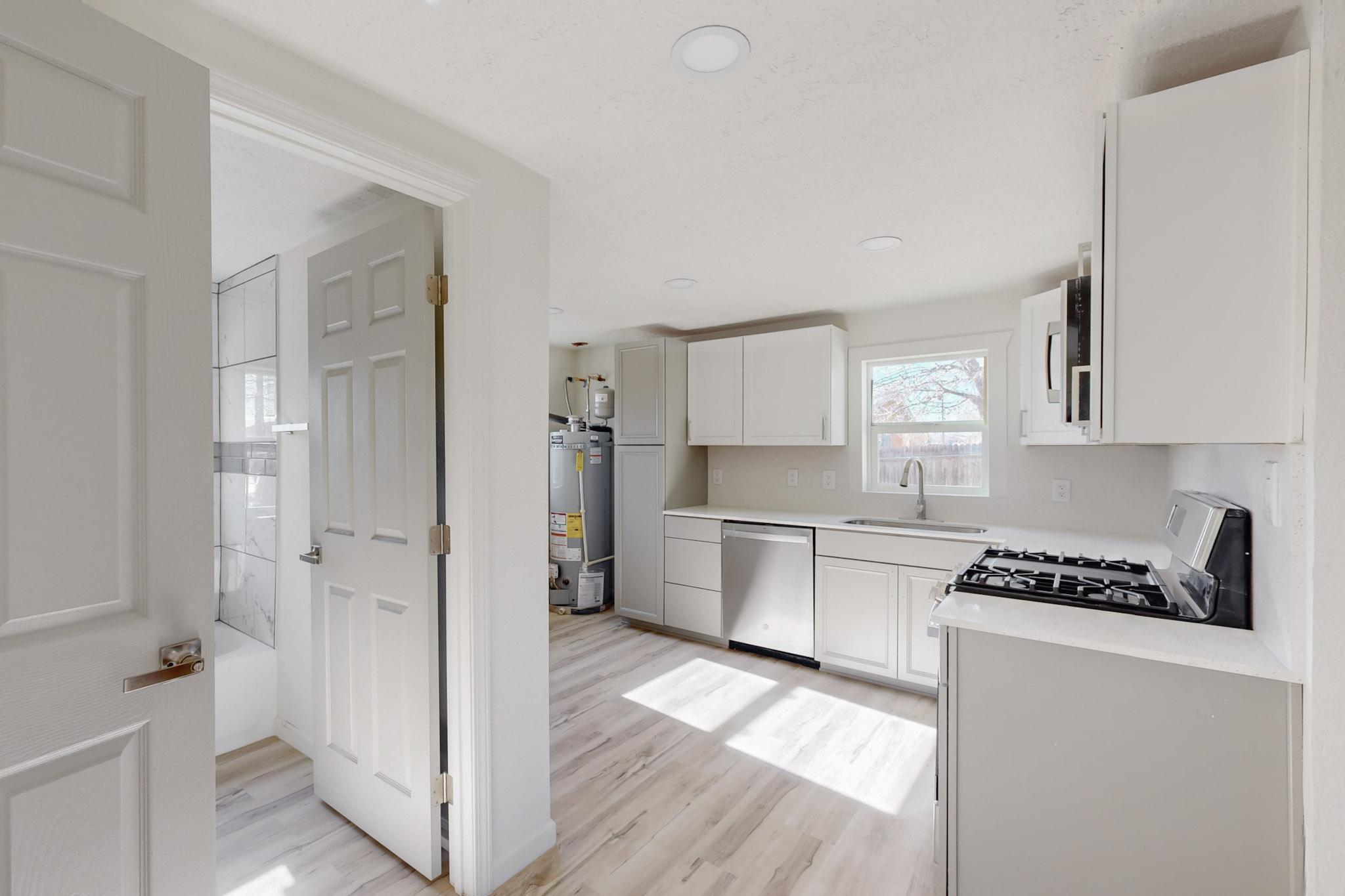 902 PALO DURO Avenue NW