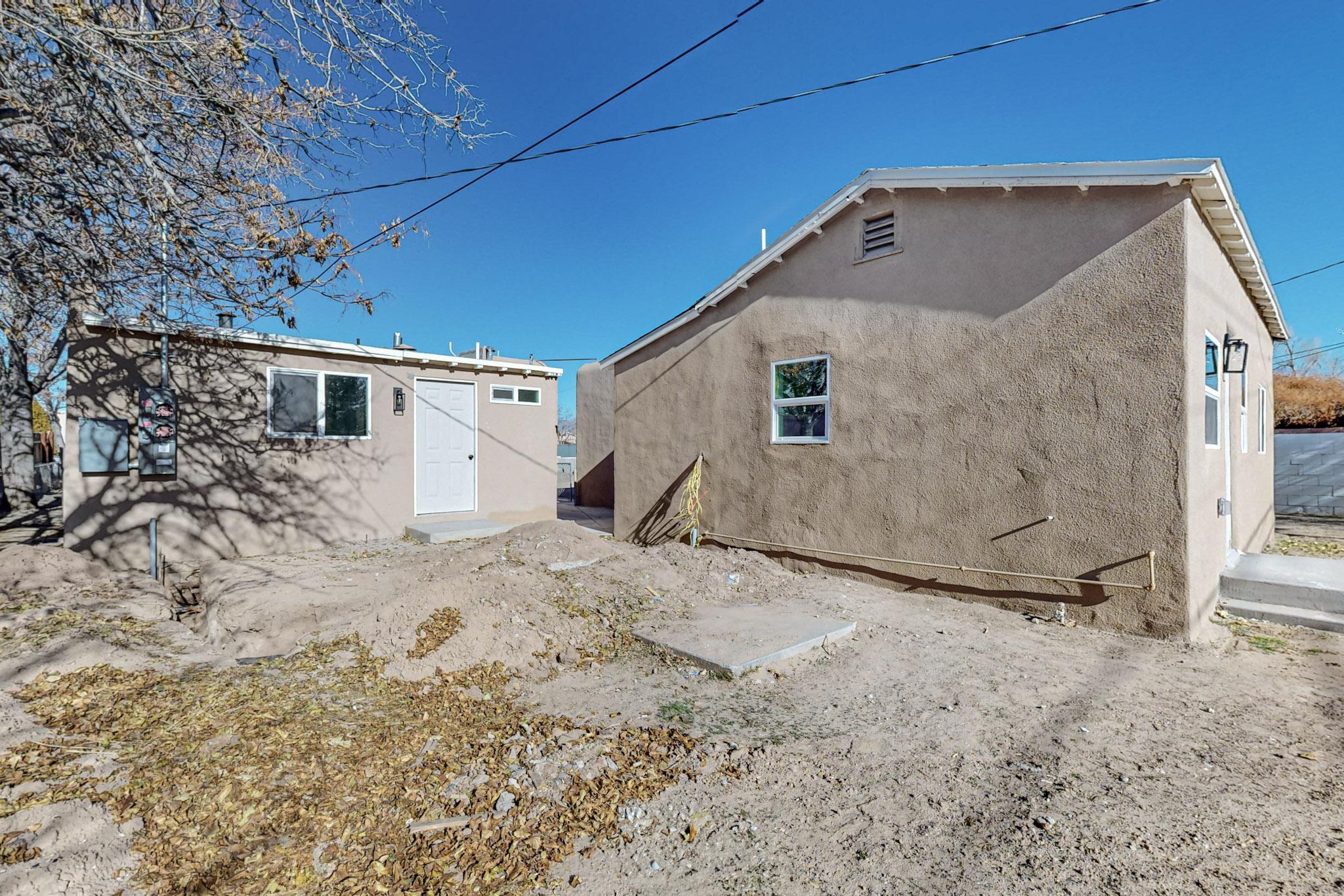 902 PALO DURO Avenue NW