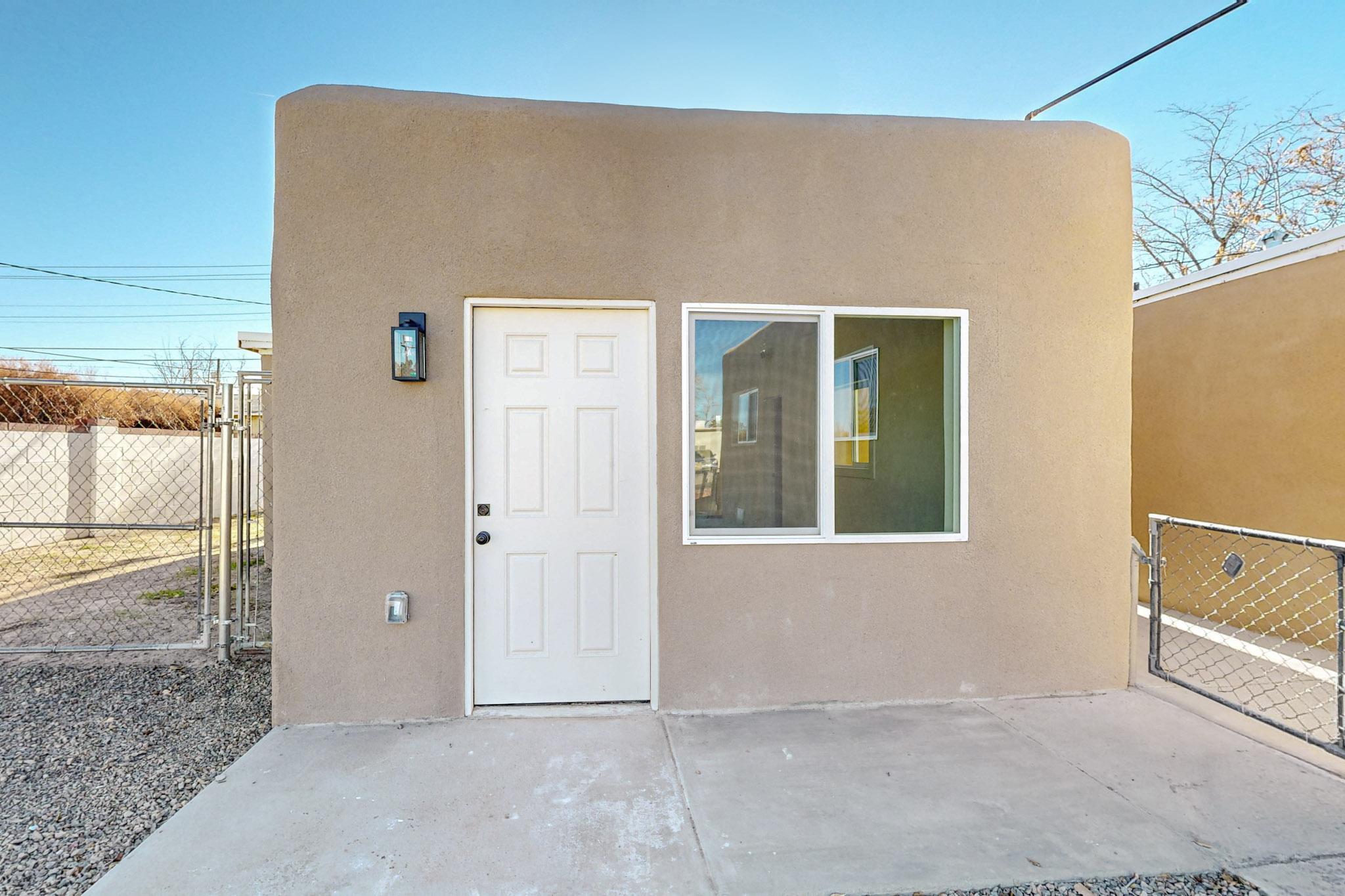 902 PALO DURO Avenue NW