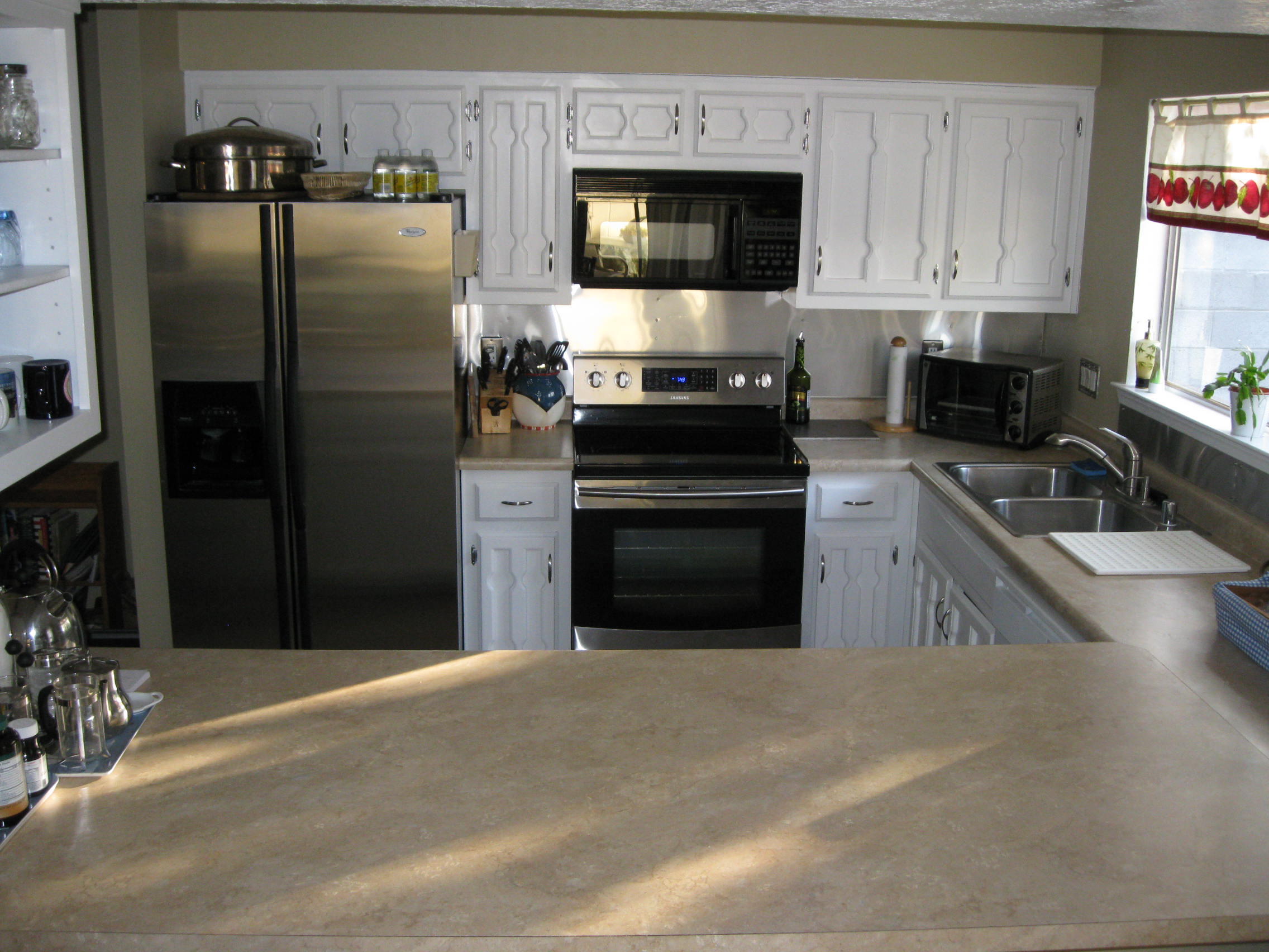 9704 AVENIDA DE LA LUNA NE