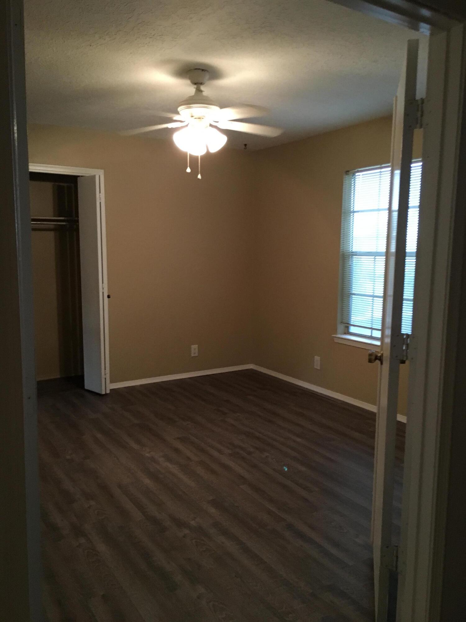 9704 AVENIDA DE LA LUNA NE