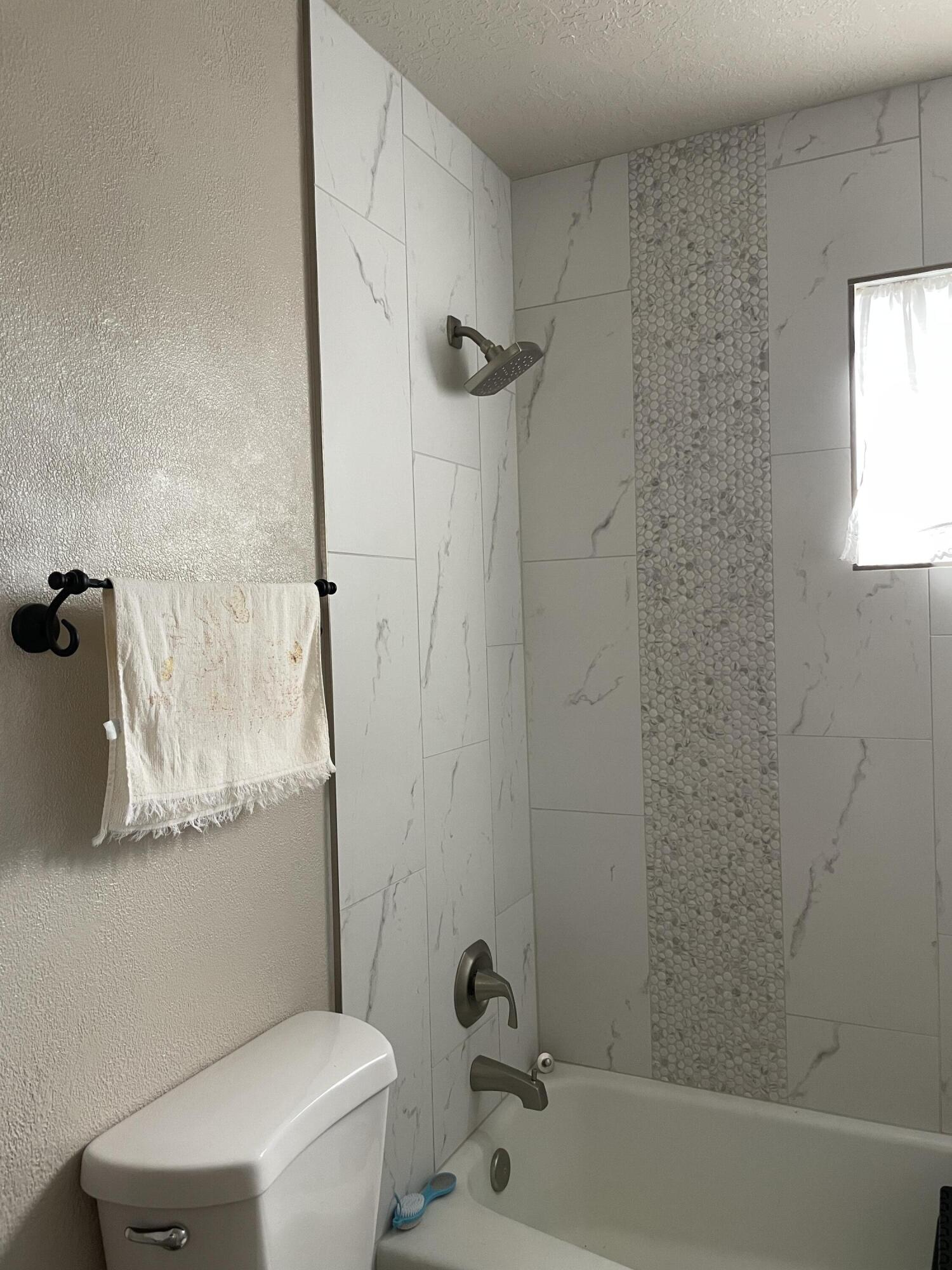 9704 AVENIDA DE LA LUNA NE