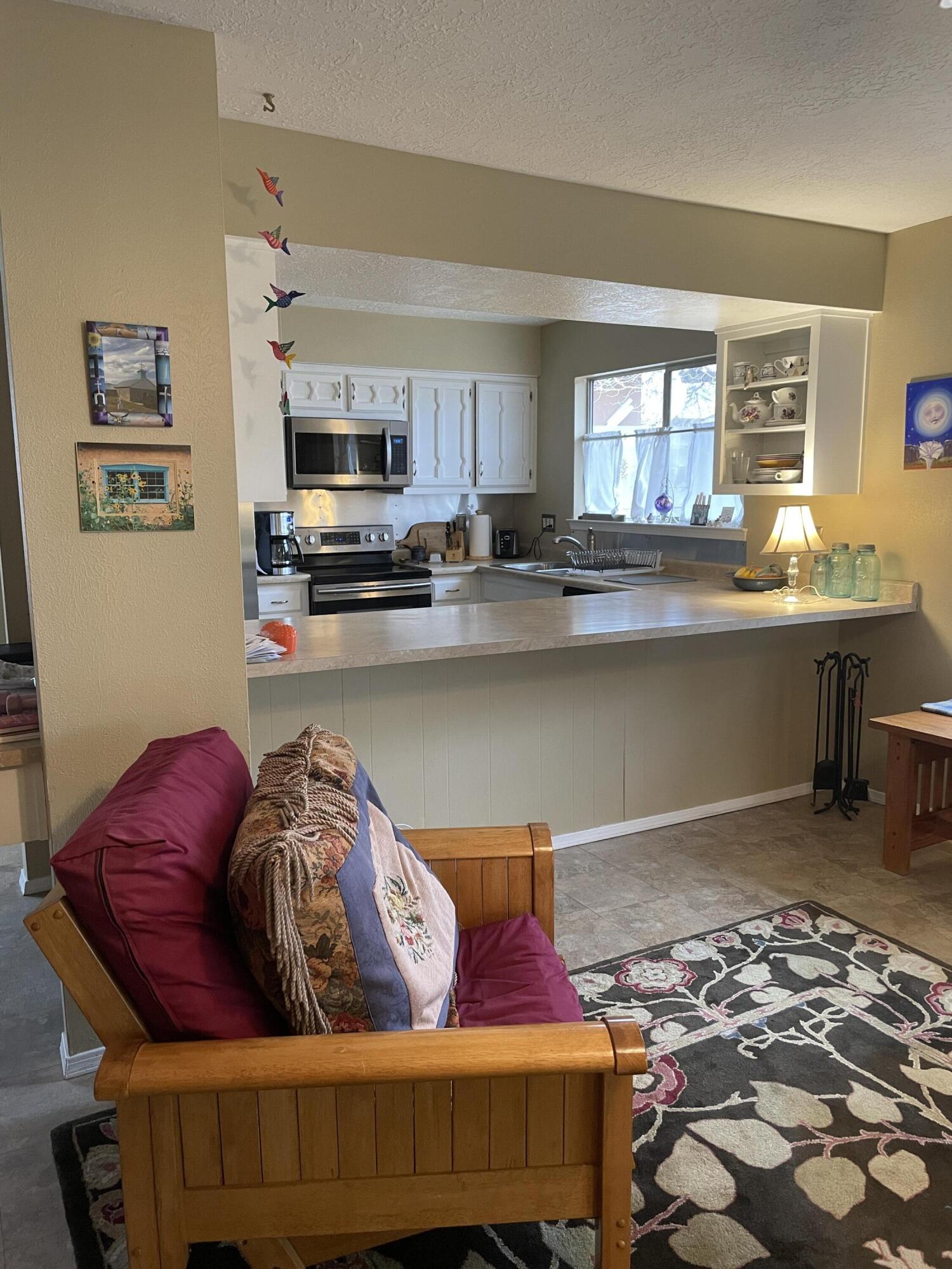 9704 AVENIDA DE LA LUNA NE