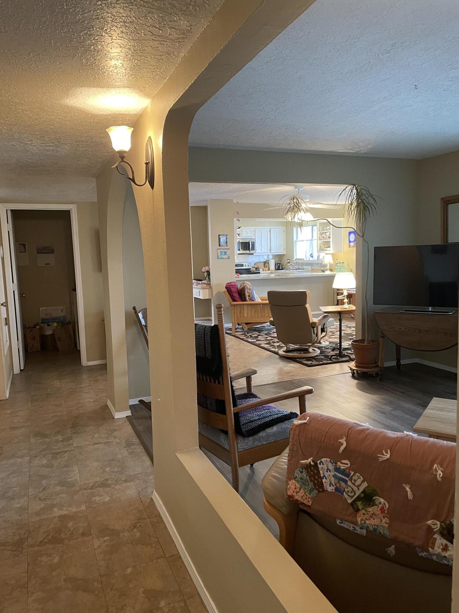 9704 AVENIDA DE LA LUNA NE