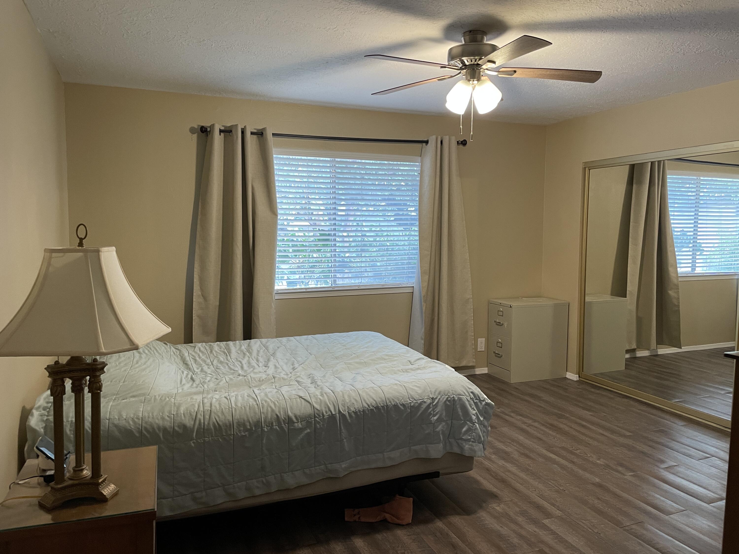 9704 AVENIDA DE LA LUNA NE