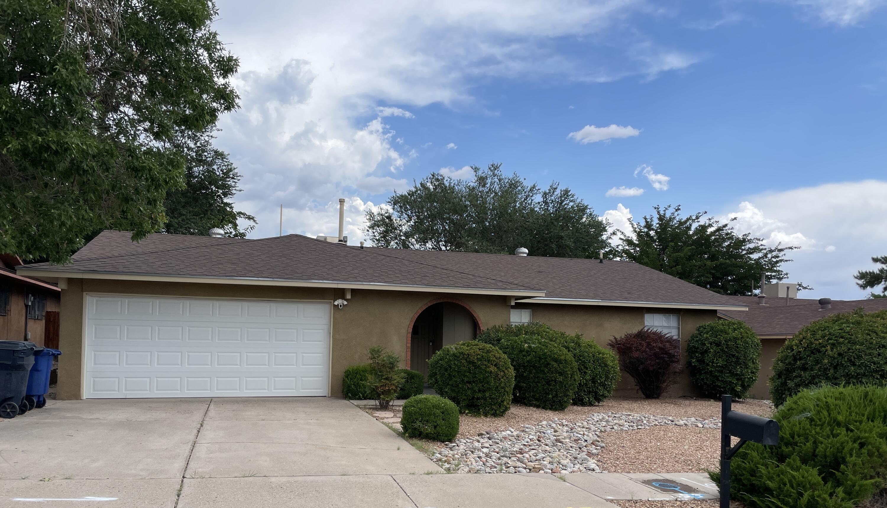 9704 AVENIDA DE LA LUNA NE