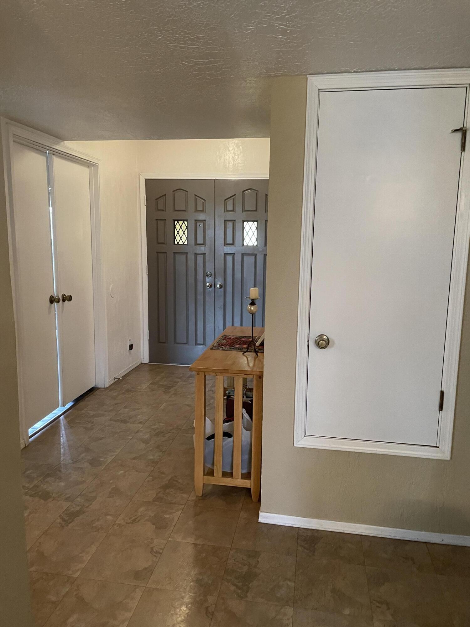 9704 AVENIDA DE LA LUNA NE