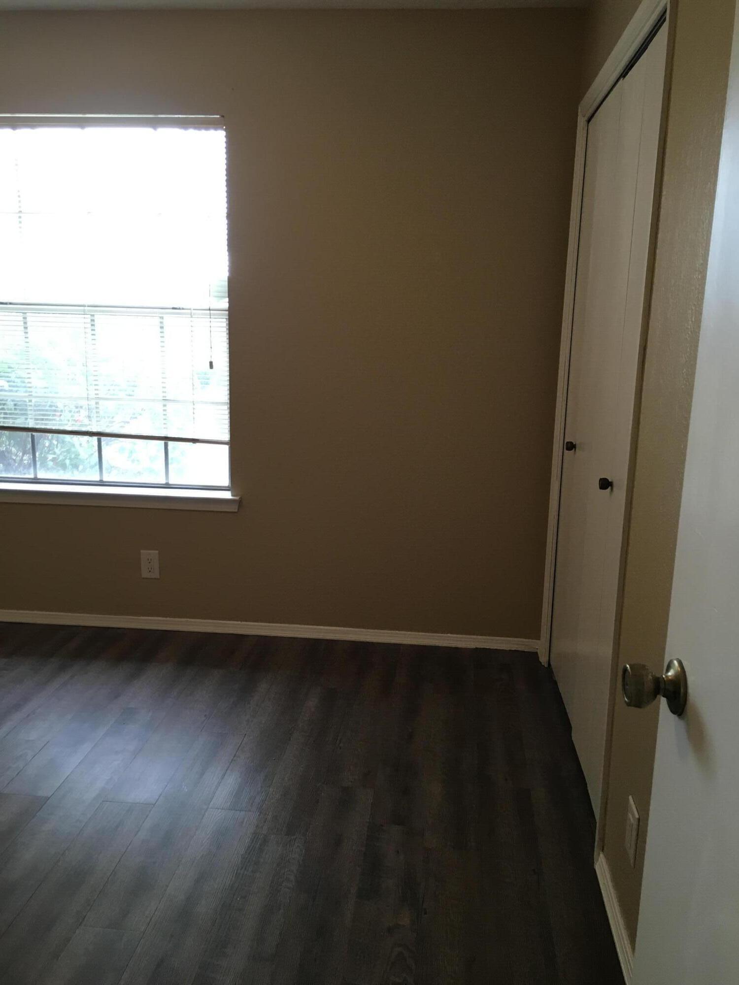9704 AVENIDA DE LA LUNA NE