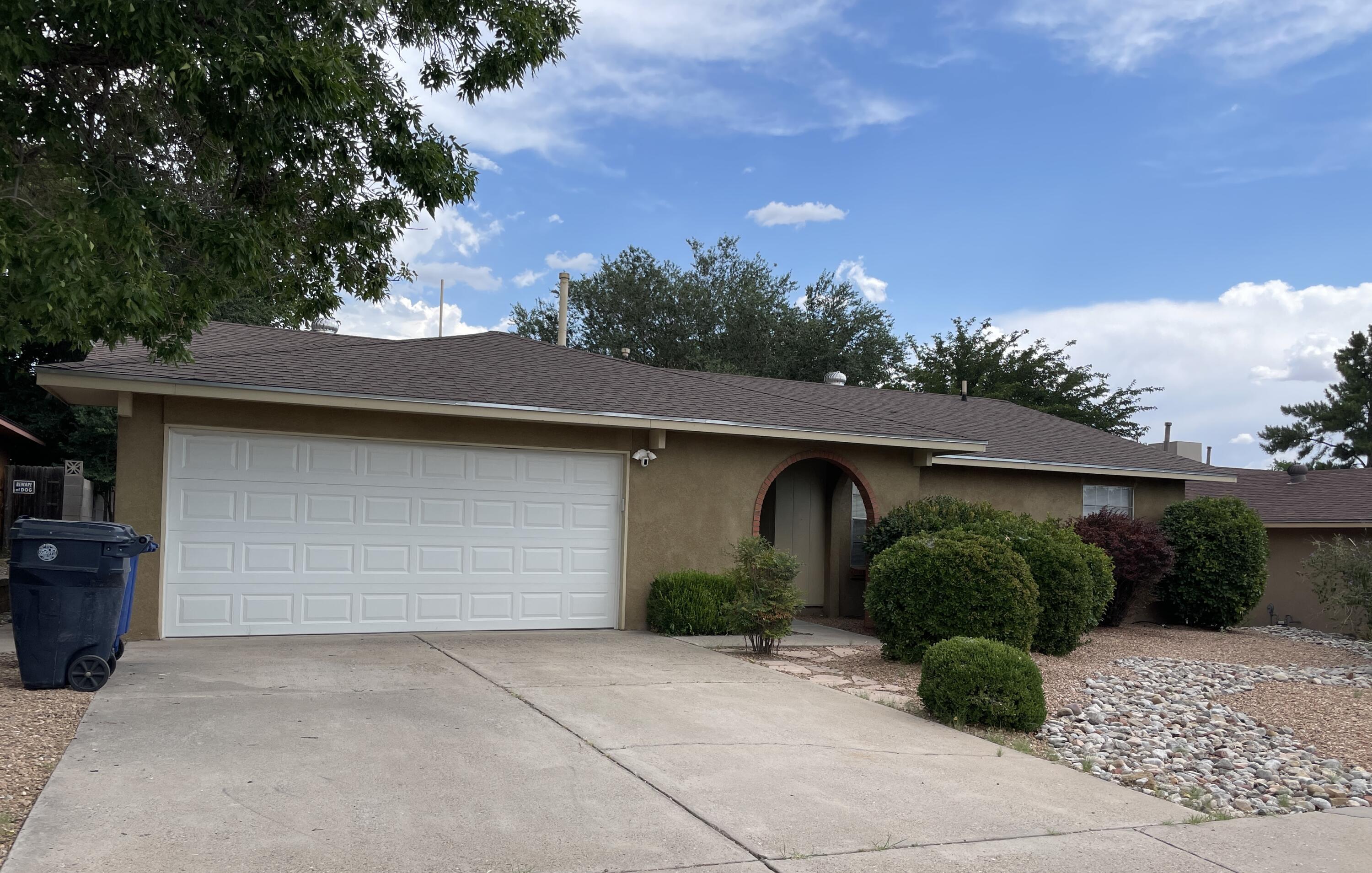 9704 AVENIDA DE LA LUNA NE