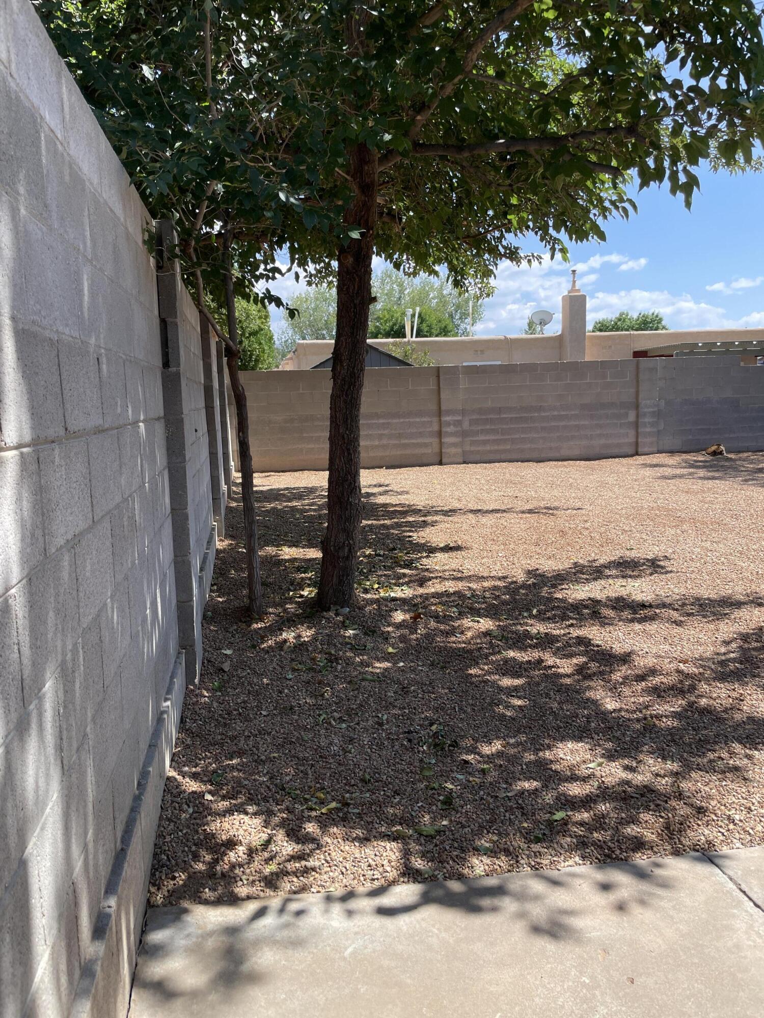 9704 AVENIDA DE LA LUNA NE