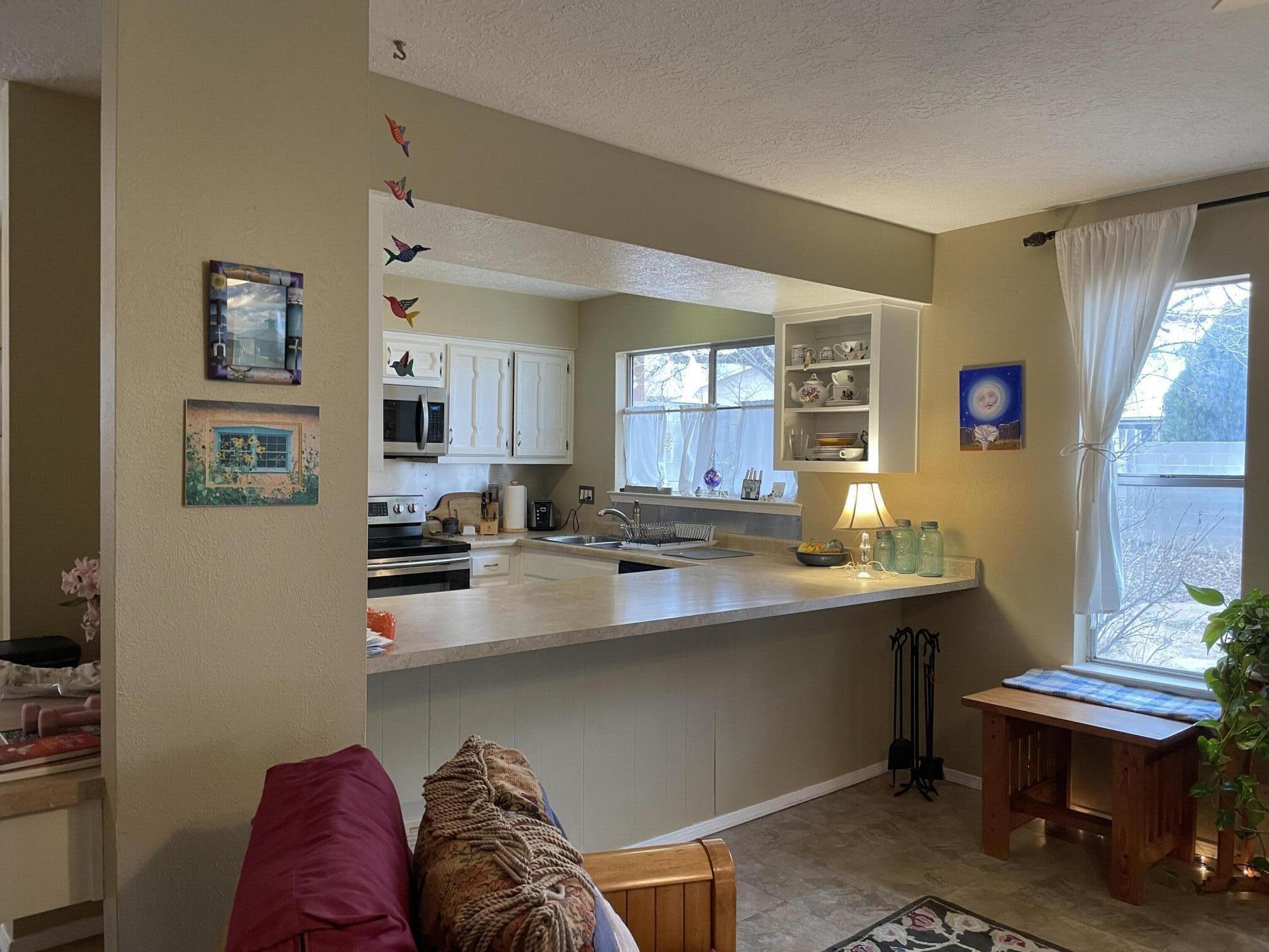 9704 AVENIDA DE LA LUNA NE
