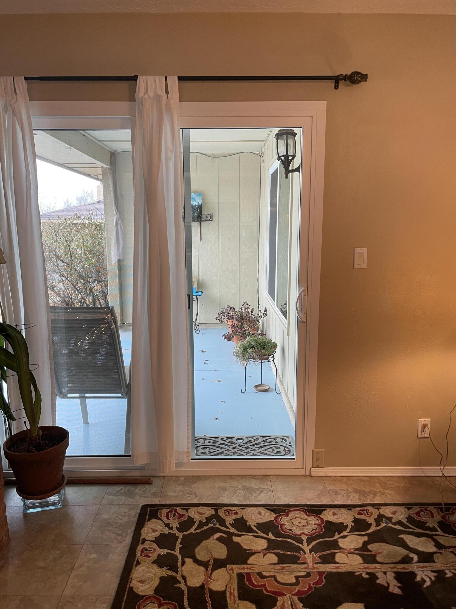9704 AVENIDA DE LA LUNA NE