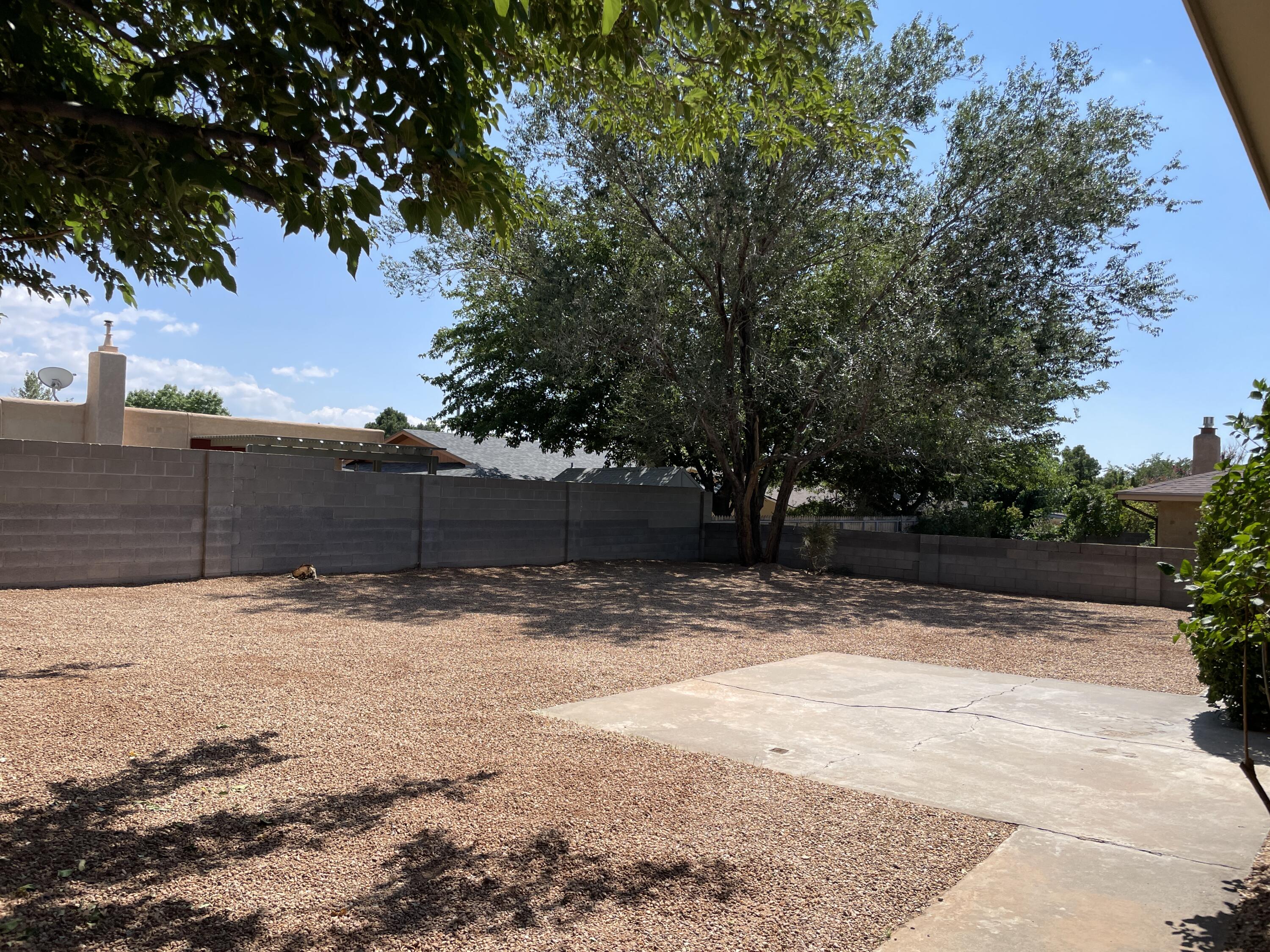 9704 AVENIDA DE LA LUNA NE