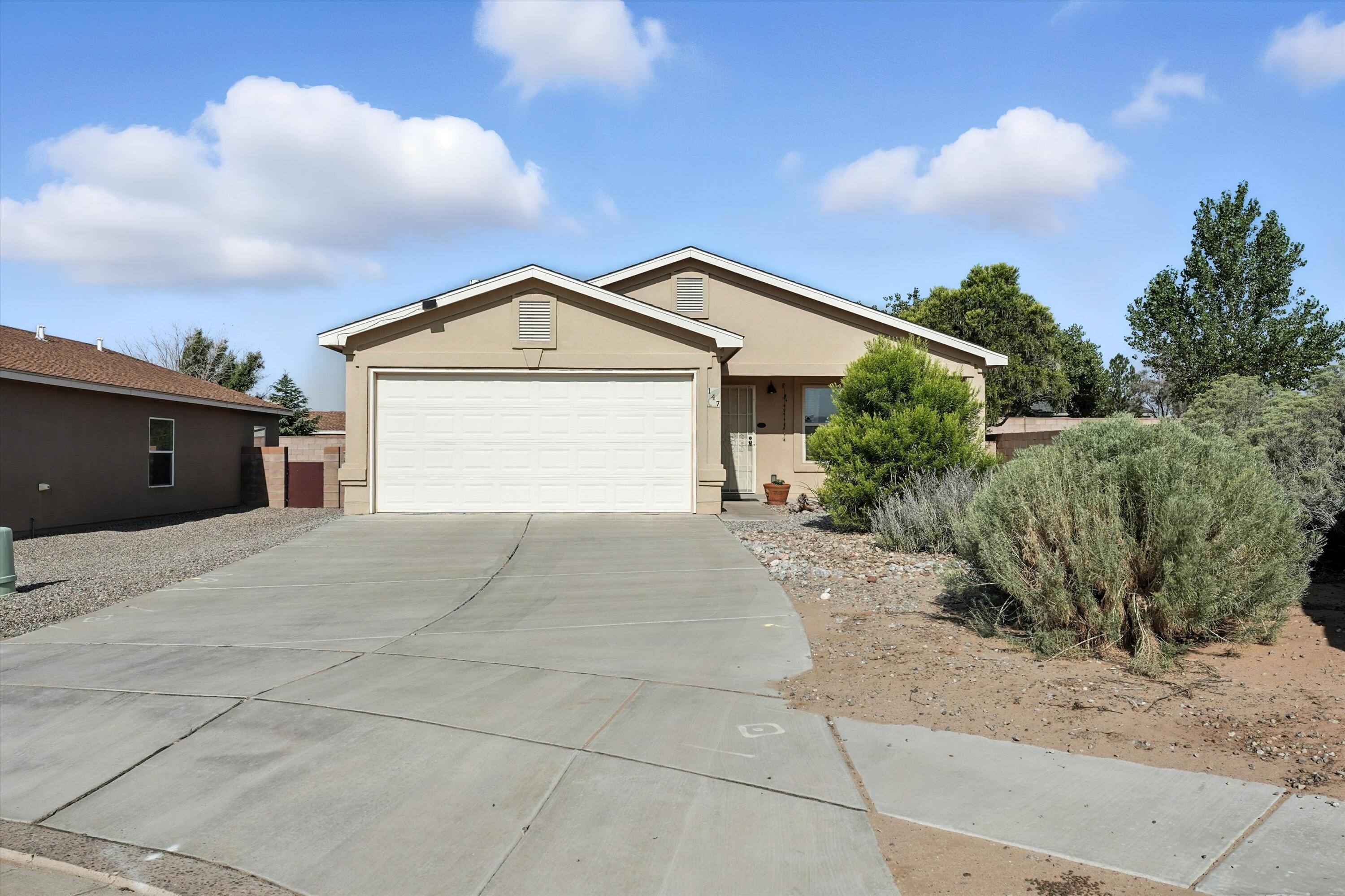147 OAKWOOD Court SW