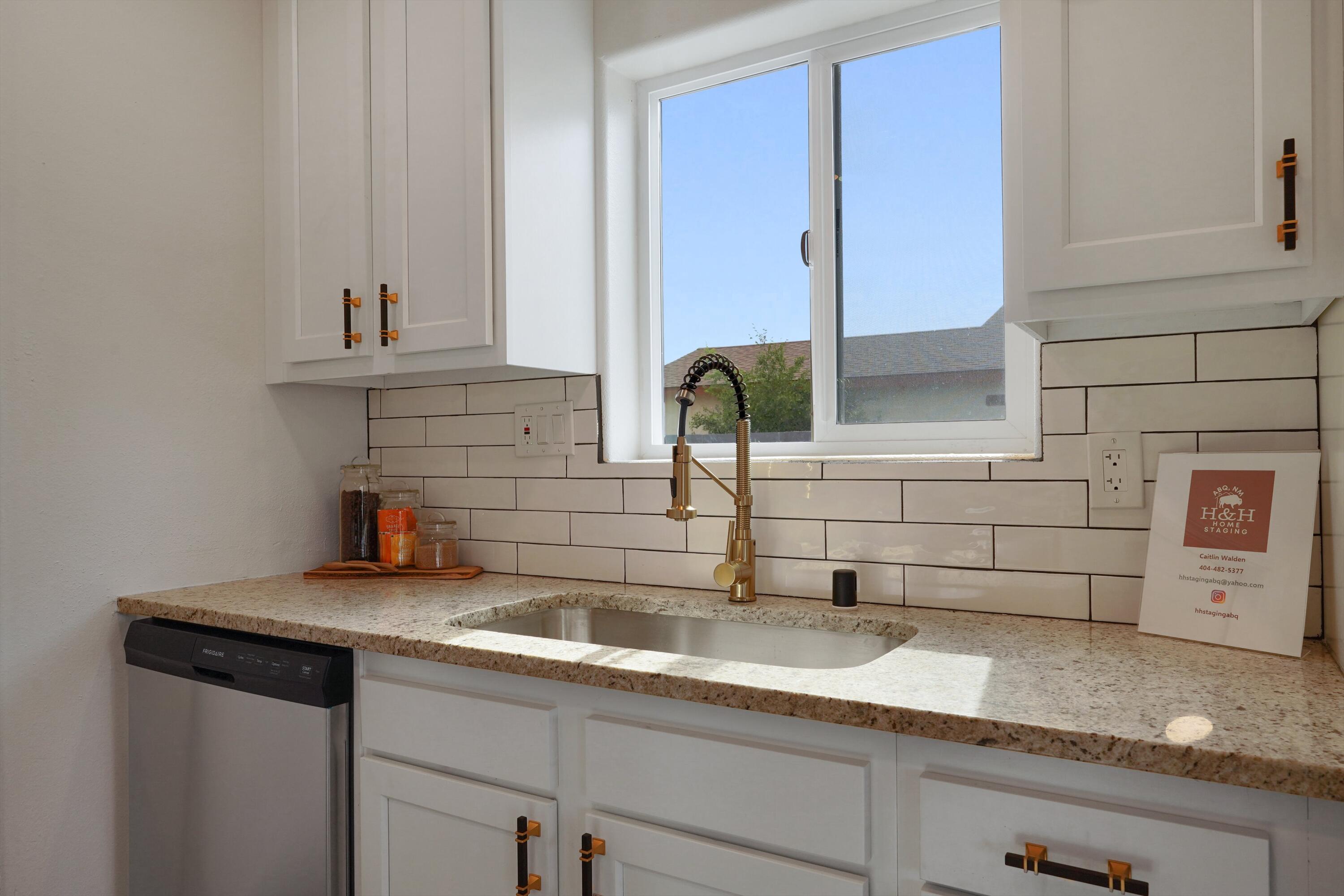 5 Alamosa Loop NE
