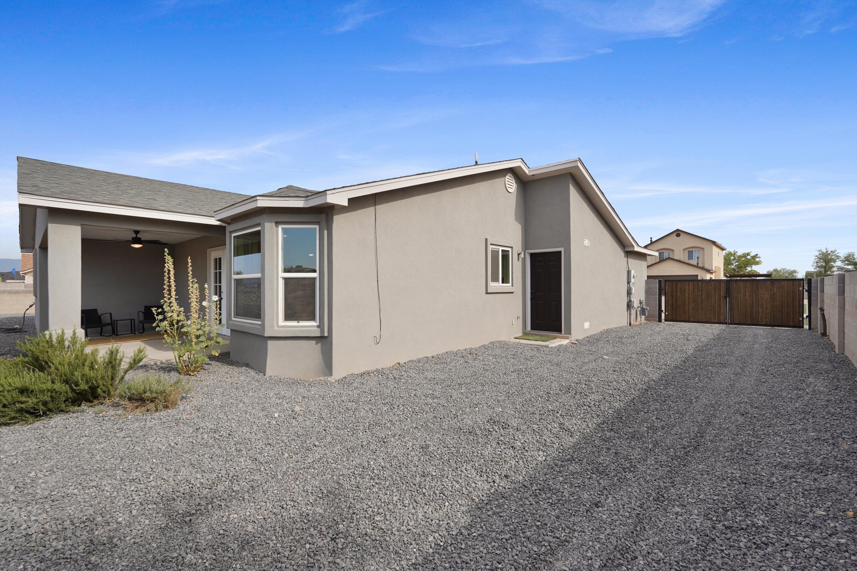 5 Alamosa Loop NE