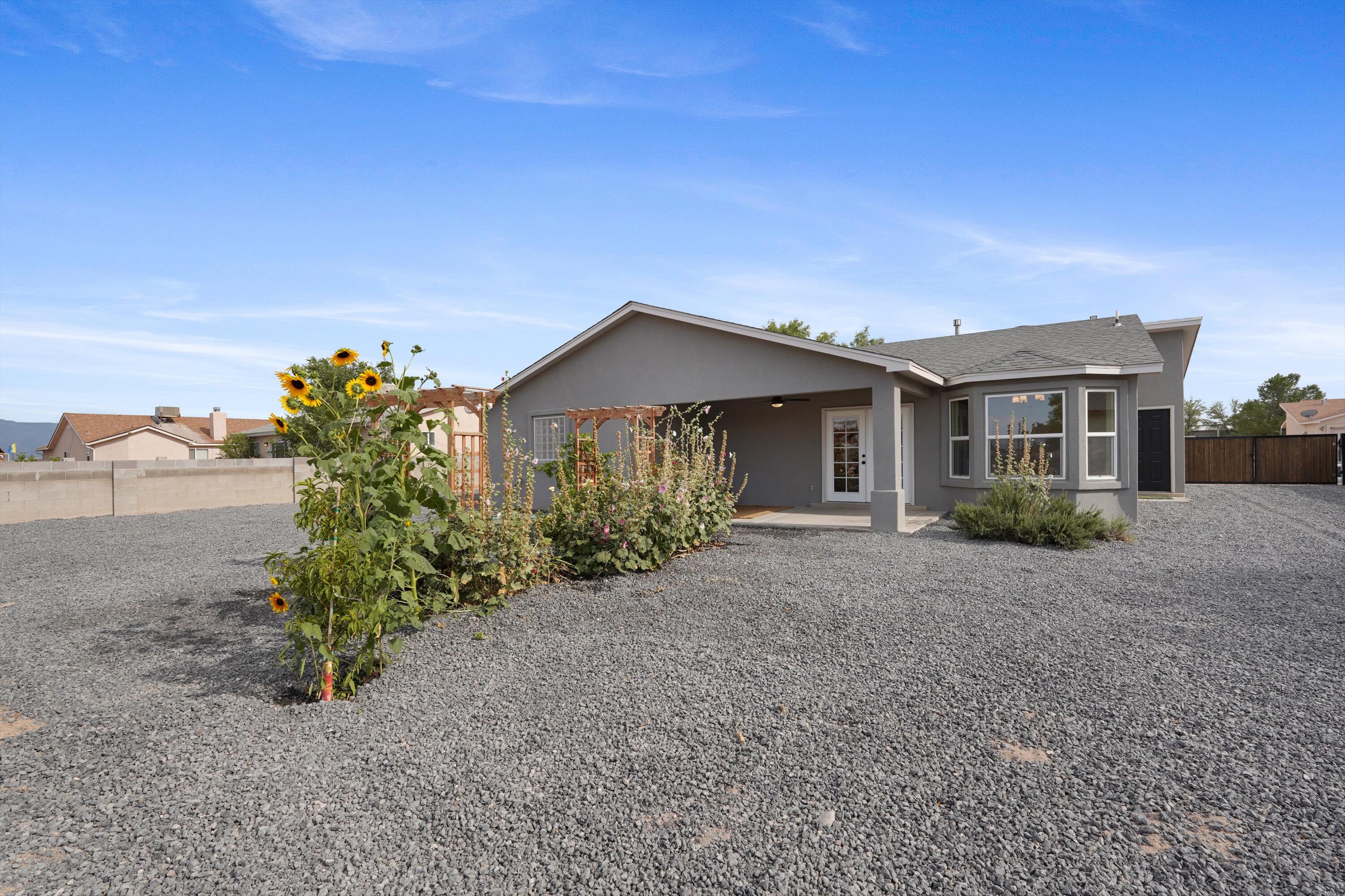 5 Alamosa Loop NE