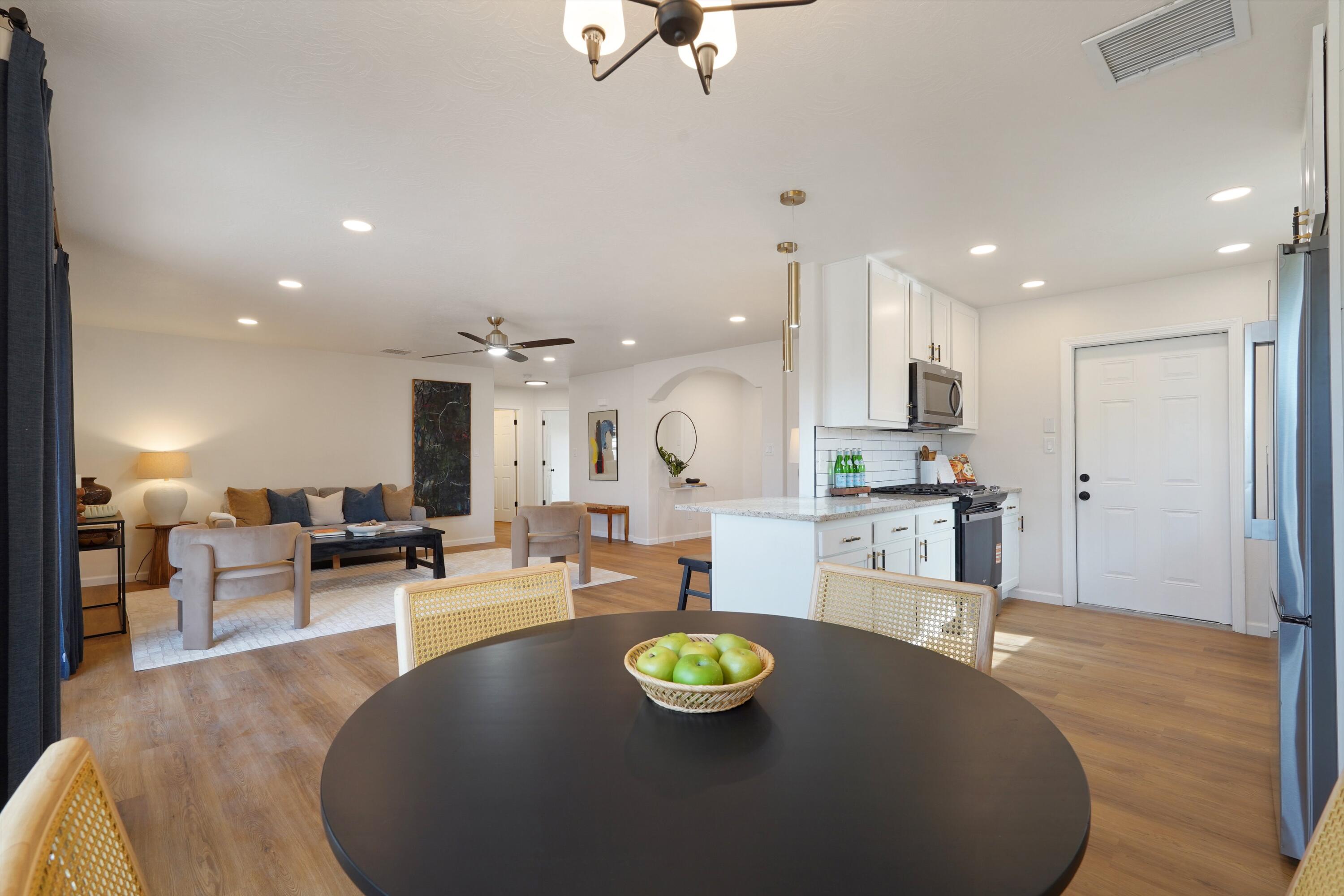 5 Alamosa Loop NE