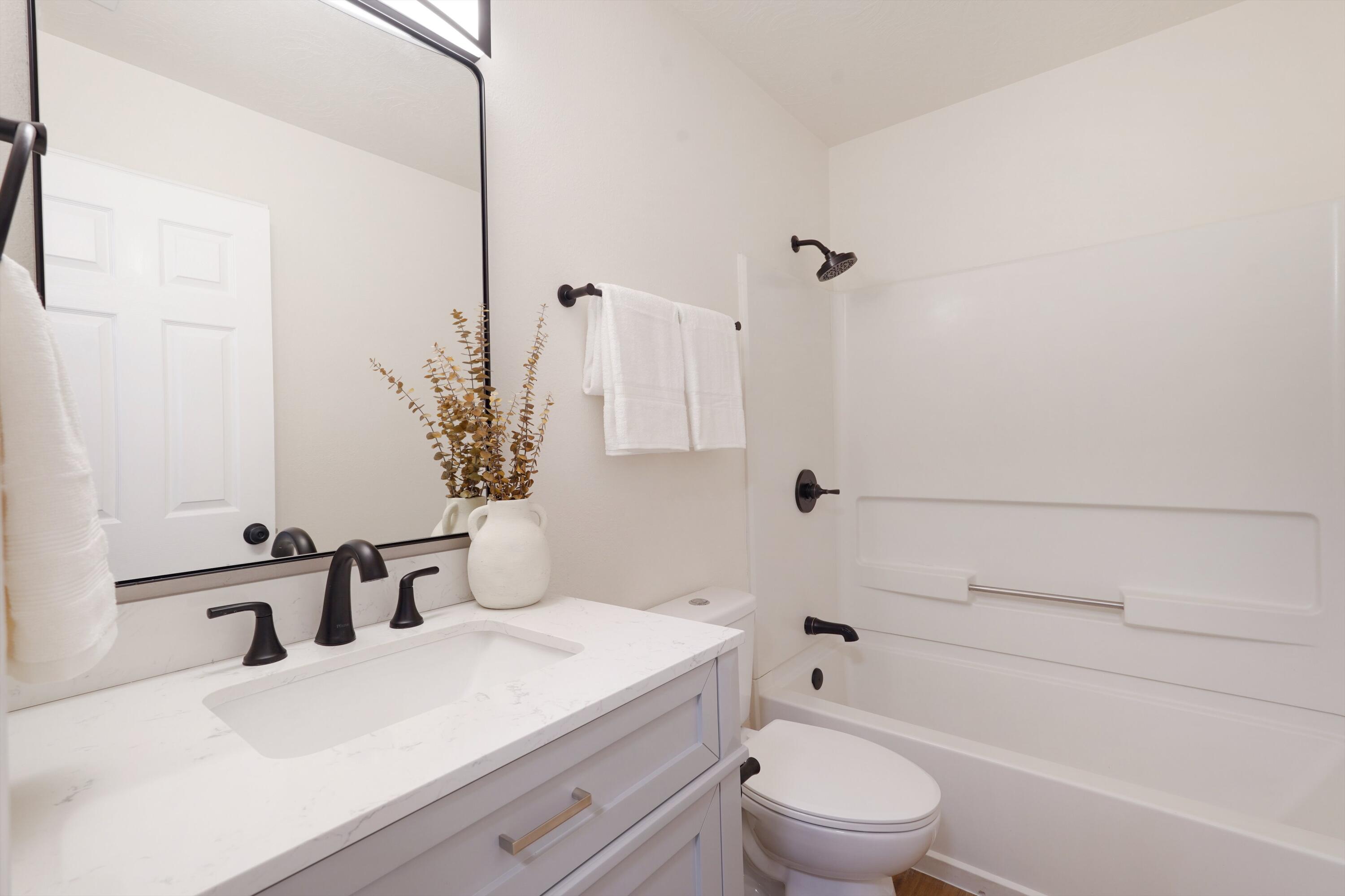 5 Alamosa Loop NE