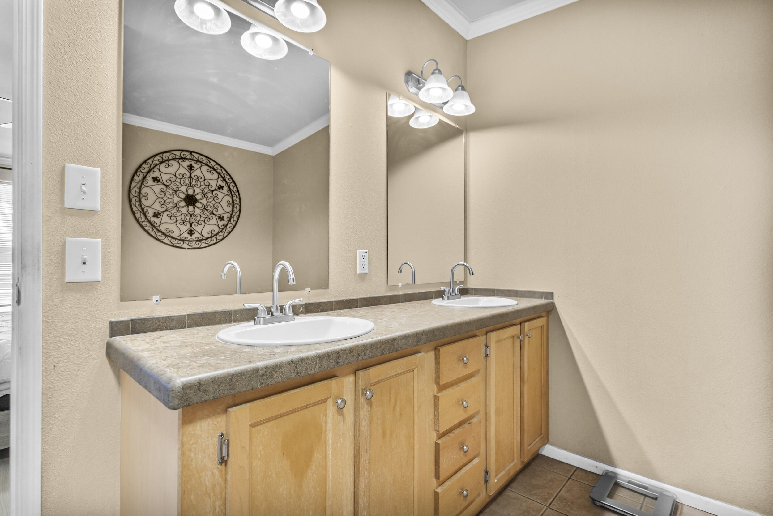 1743 ANTONE LOOP Road SW