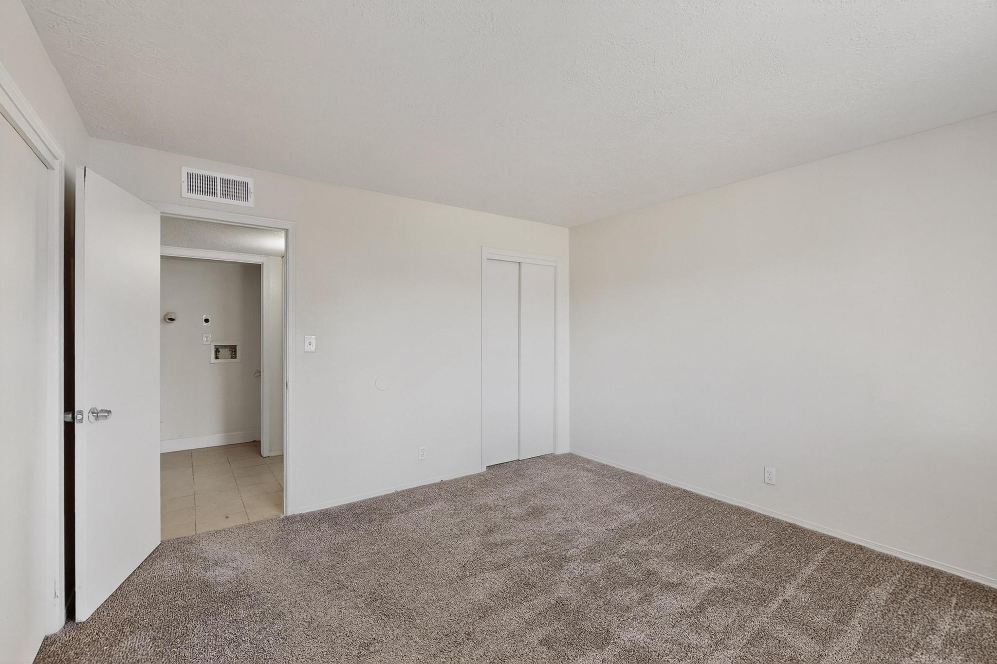 75 DARLENE Road SE